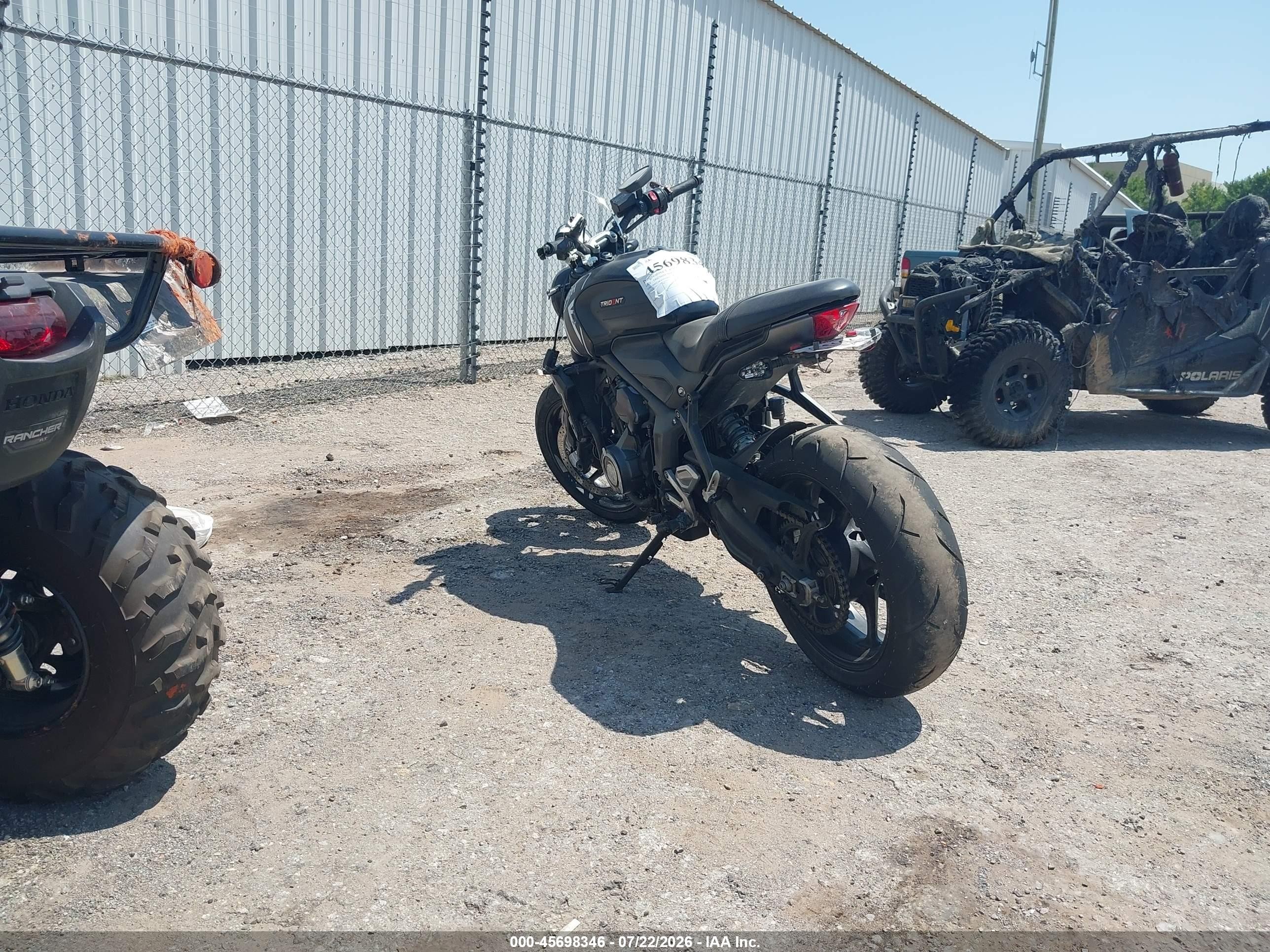 2022 Triumph Motorcycle Trident 660 VIN SMTL10UL6NTBA1578 IAAI salvage auction — Front End, Salvage (Oklahoma), sold $1,500 on 2026-09-16 (photo 3)