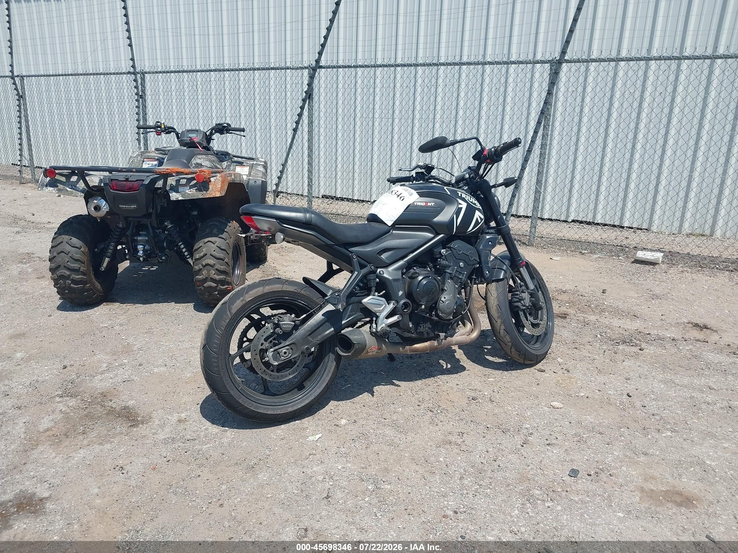 2022 Triumph Motorcycle Trident 660 VIN SMTL10UL6NTBA1578 IAAI salvage auction — Front End, Salvage (Oklahoma), sold $1,500 on 2026-09-16 (photo 4)