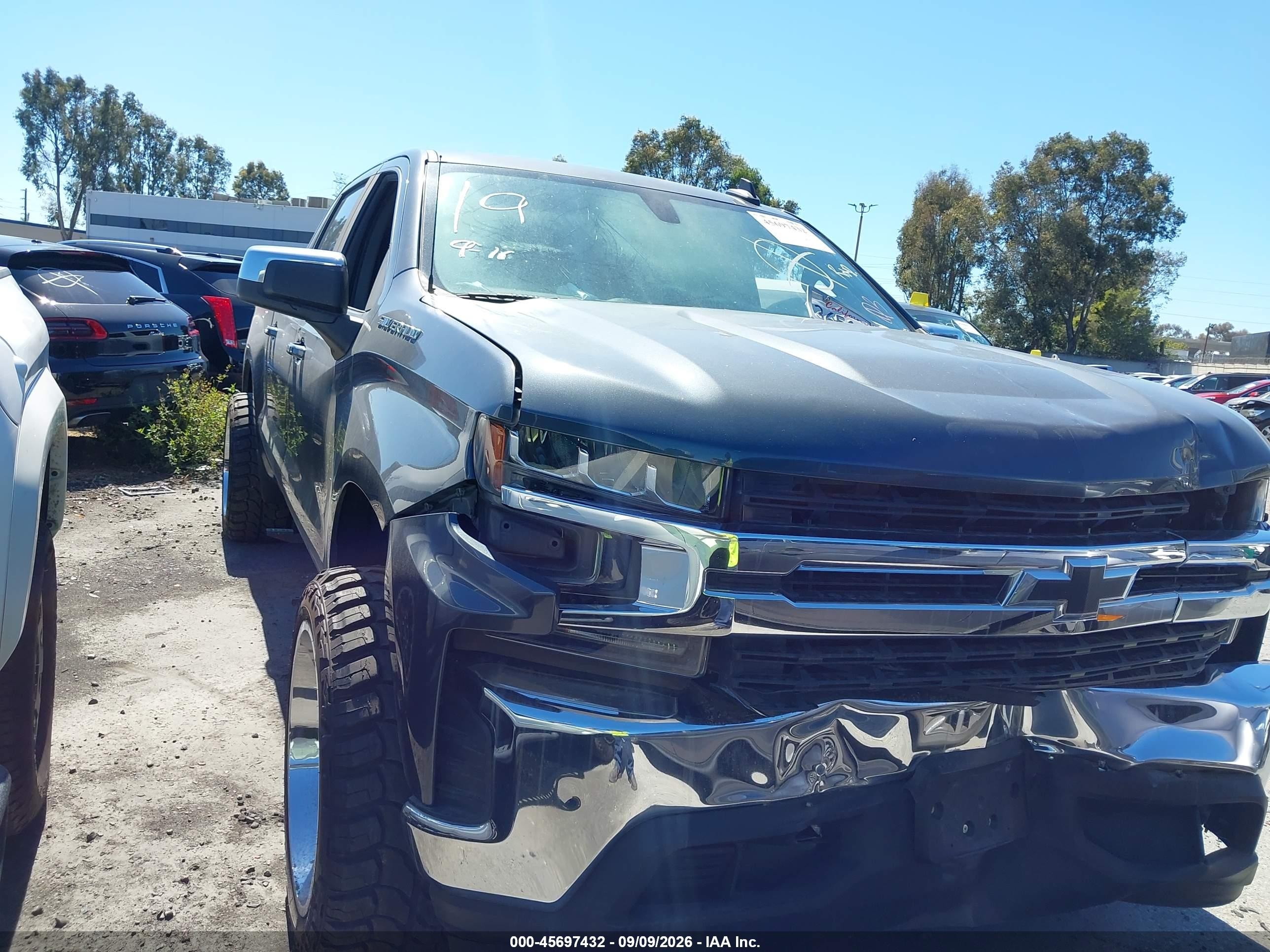 2020 Chevrolet Silverado 1500 VIN 3GCPWCED6LG332907 — IAAI salvage auction photo