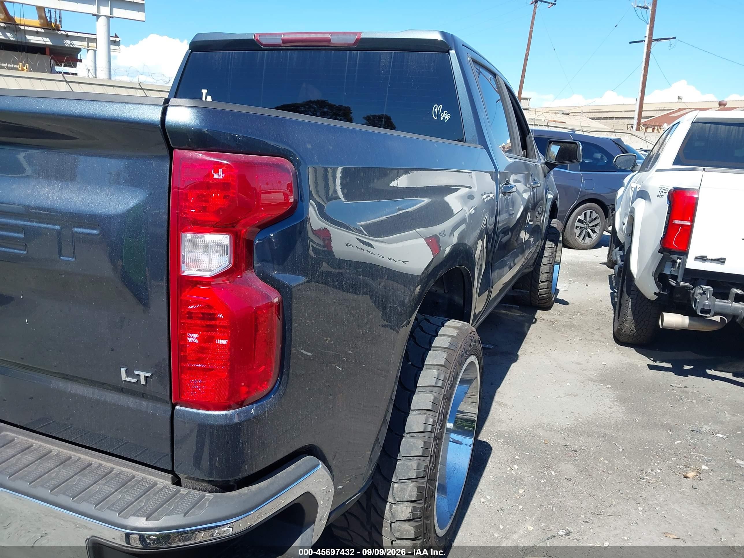 2020 Chevrolet Silverado VIN 3GCPWCED6LG332907 IAAI salvage auction — Front End, Salvage Certificate (California), sold $7,200 on 2026-09-12 (photo 4)