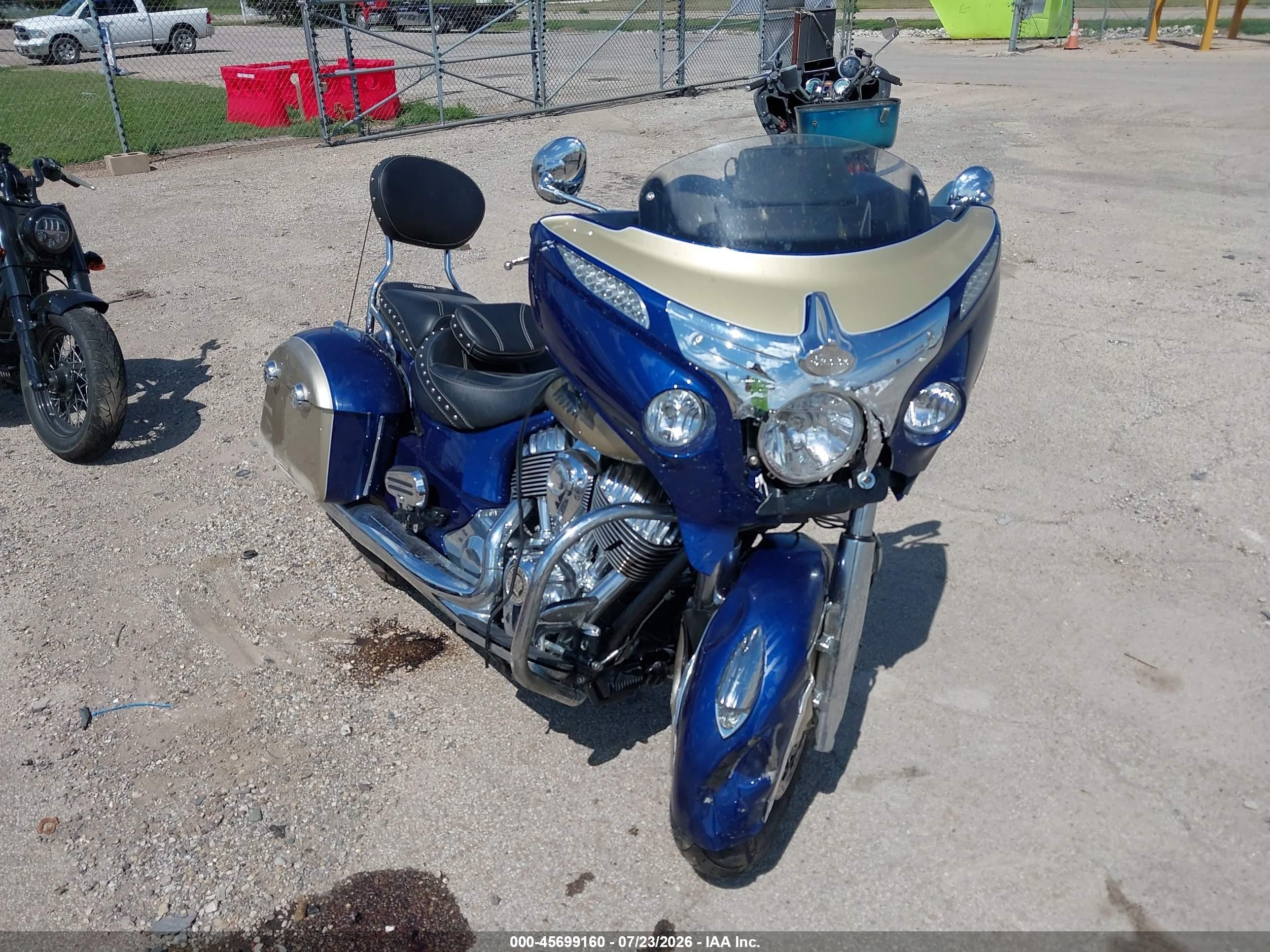2019 Indian motorcycle co. Chieftain VIN 56KTFAAA9K3375244 IAAI salvage auction — Front End, Salvage (Illinois), sold $2,800 on 2026-09-09 (photo 1)