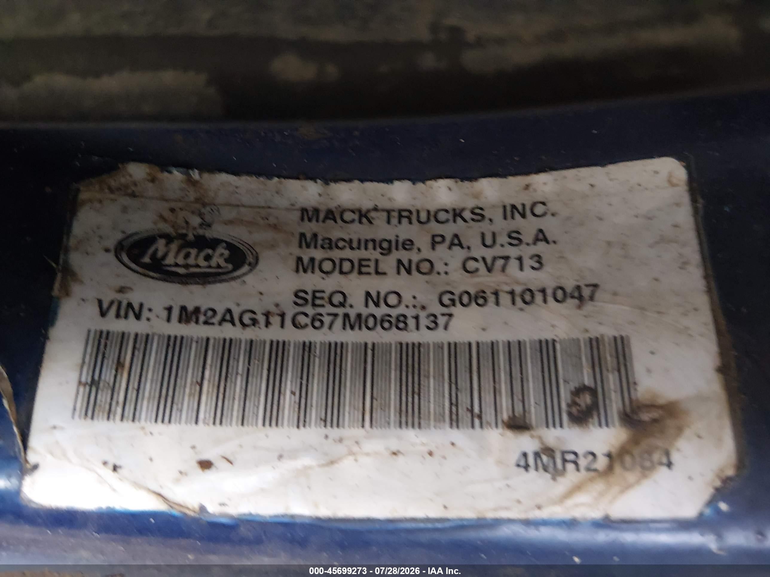2007 Mack 700 cv700 VIN 1M2AG11C67M068137 IAAI salvage auction — Side, Salvage (Ohio), sold $6,200 on 2026-09-02 (photo 8)