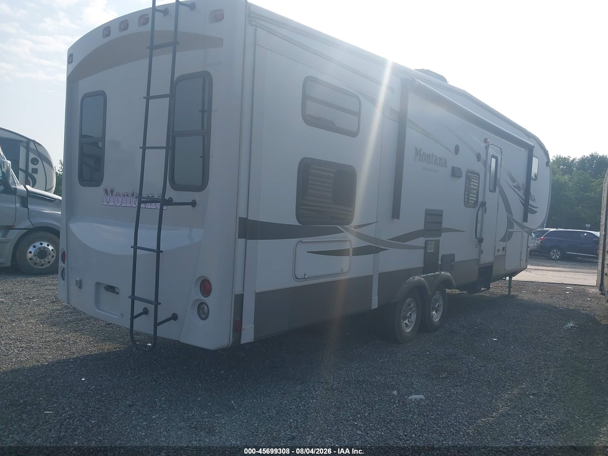 2010 Keystone Montana VIN 4YDF33327AA740086 IAAI salvage auction — Water/Flood, Salvage (Illinois), sold $3,400 on 2026-09-23 (photo 4)