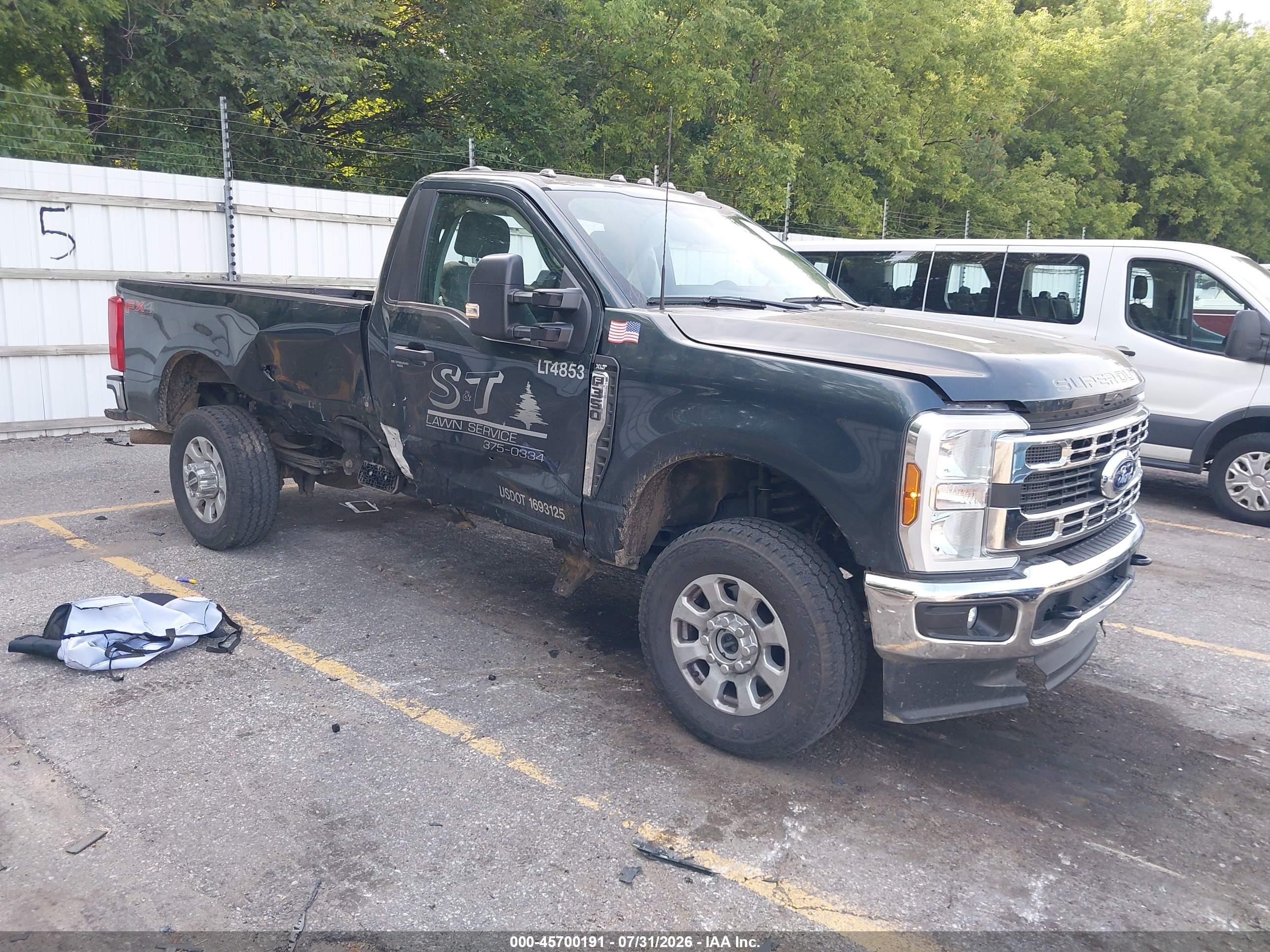 2024 Ford F-350 VIN 1FTRF3BN7REF04853 — IAAI salvage auction photo