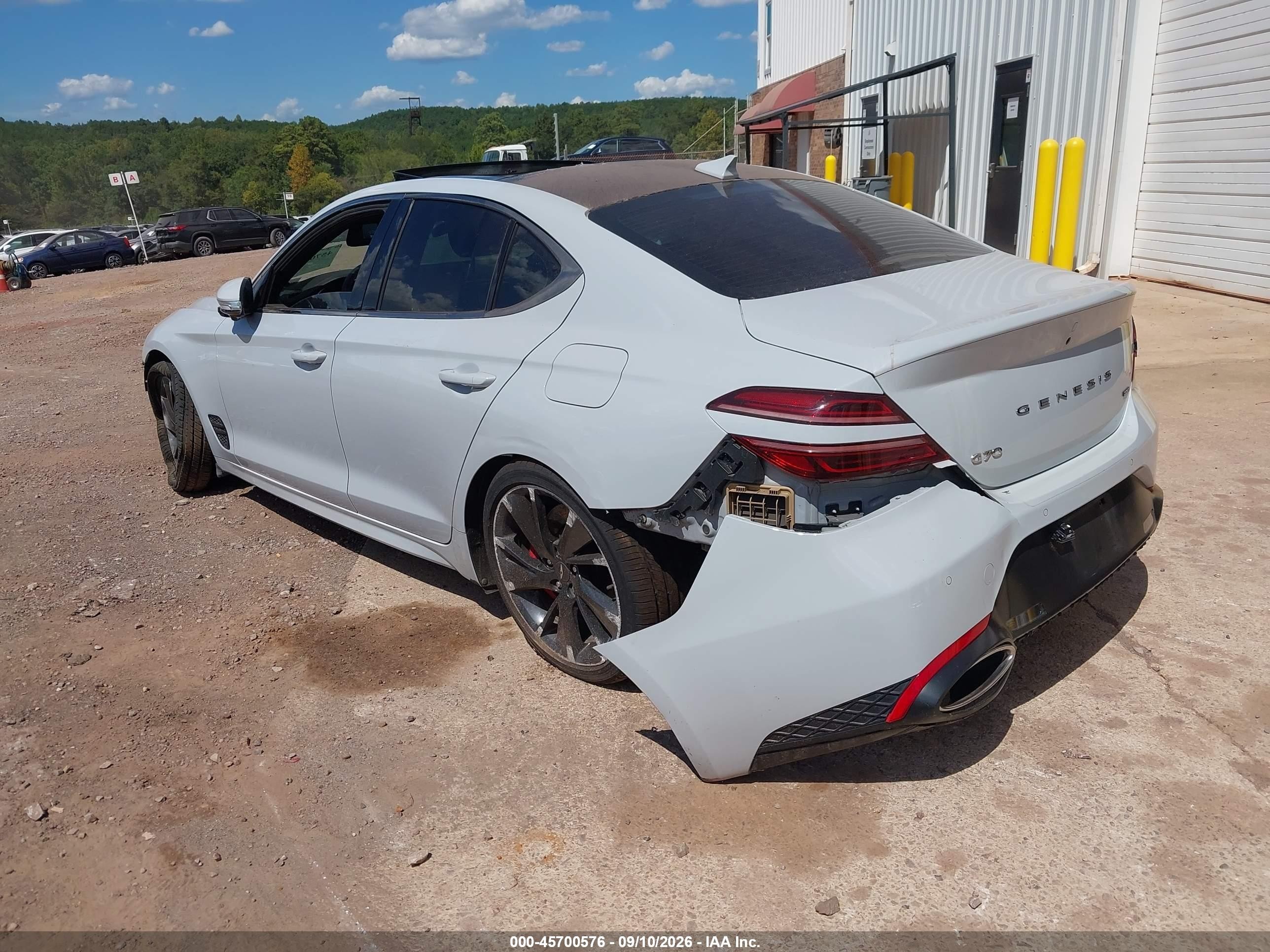 2022 Genesis G70 VIN KMTG54TE4NU091726 IAAI salvage auction — Front & Rear, Salvage (Alabama), sold $3,750 on 2026-09-12 (photo 3)