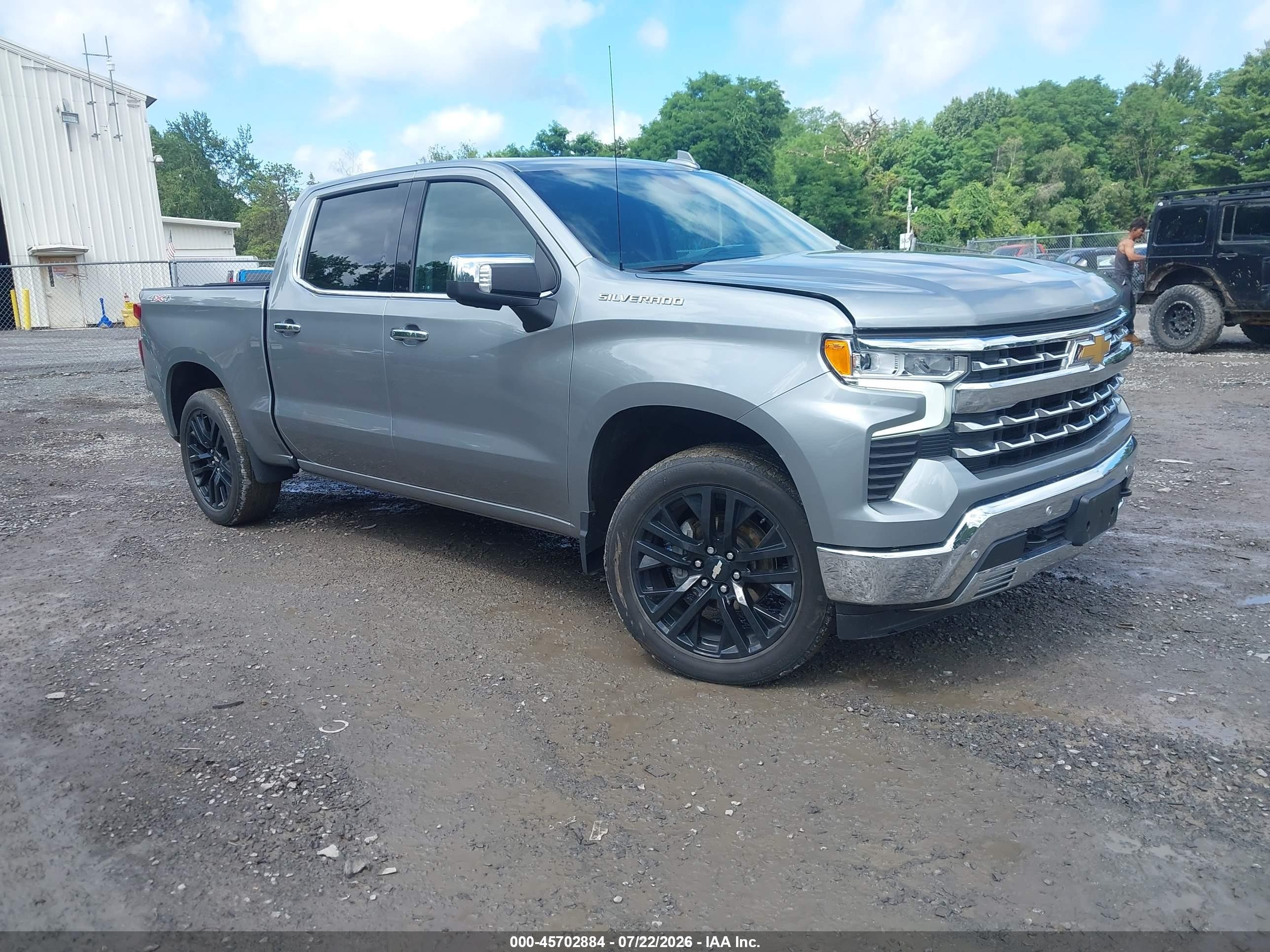 2024 Chevrolet Silverado 1500 VIN 2GCUDGED4R1271767 — IAAI salvage auction photo