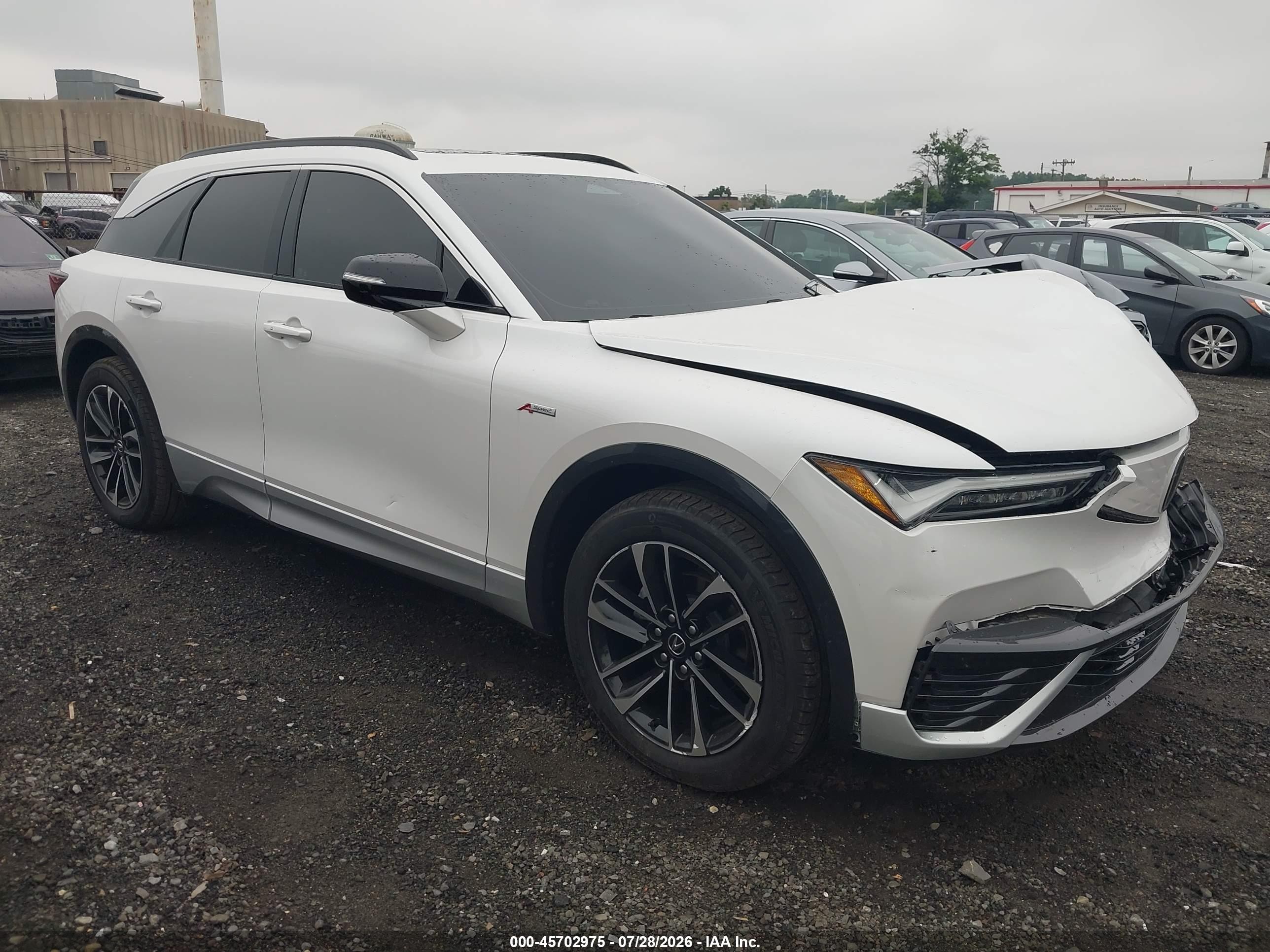 2024 Acura ZDX VIN 4W5KHNRL3RZ506235 — IAAI salvage auction photo