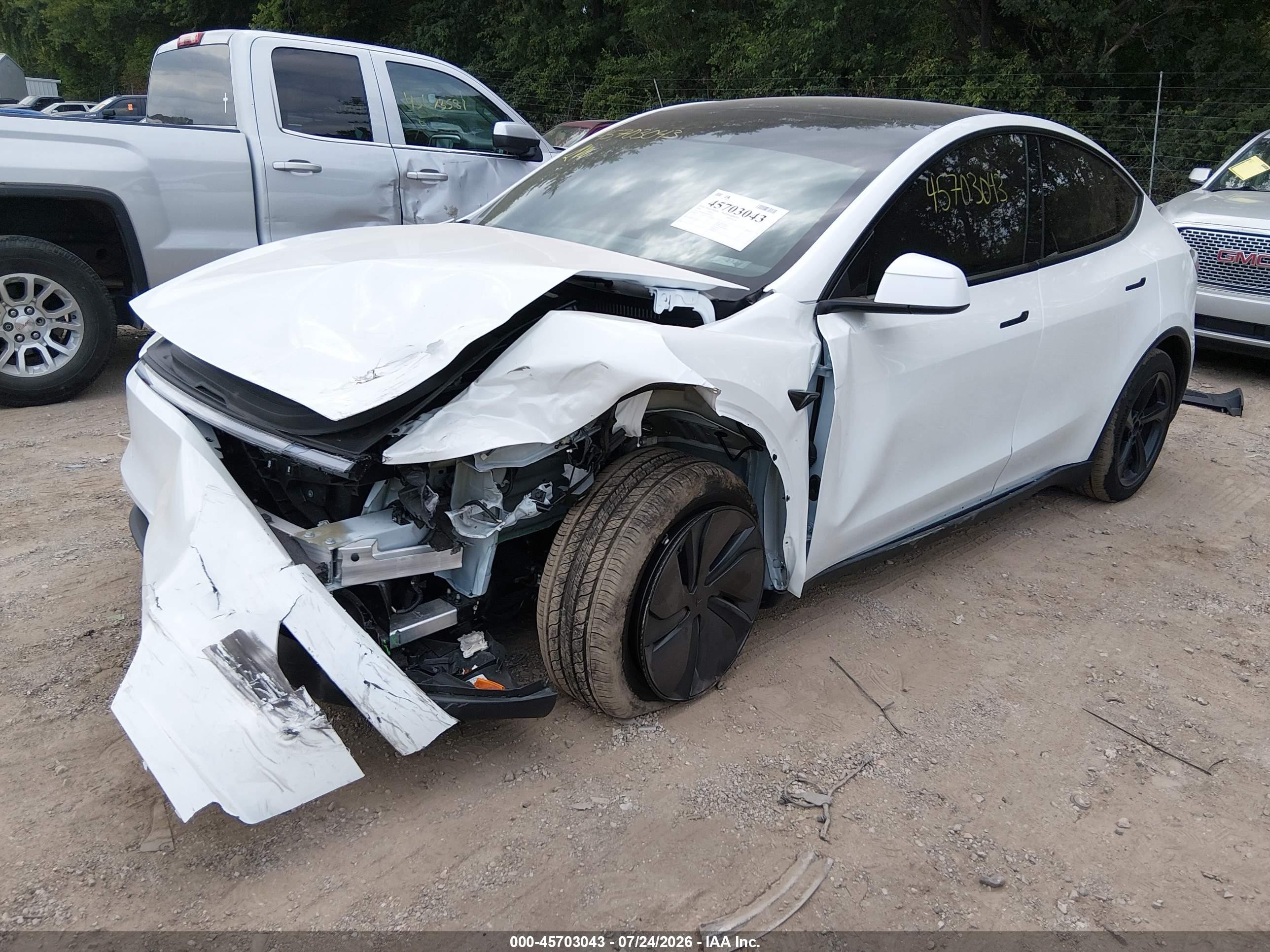 2026 Tesla Model y VIN 7SAYGDEE6TF637610 IAAI salvage auction — Unknown, Salvage (Indiana), sold $22,600 on 2026-09-05 (photo 2)