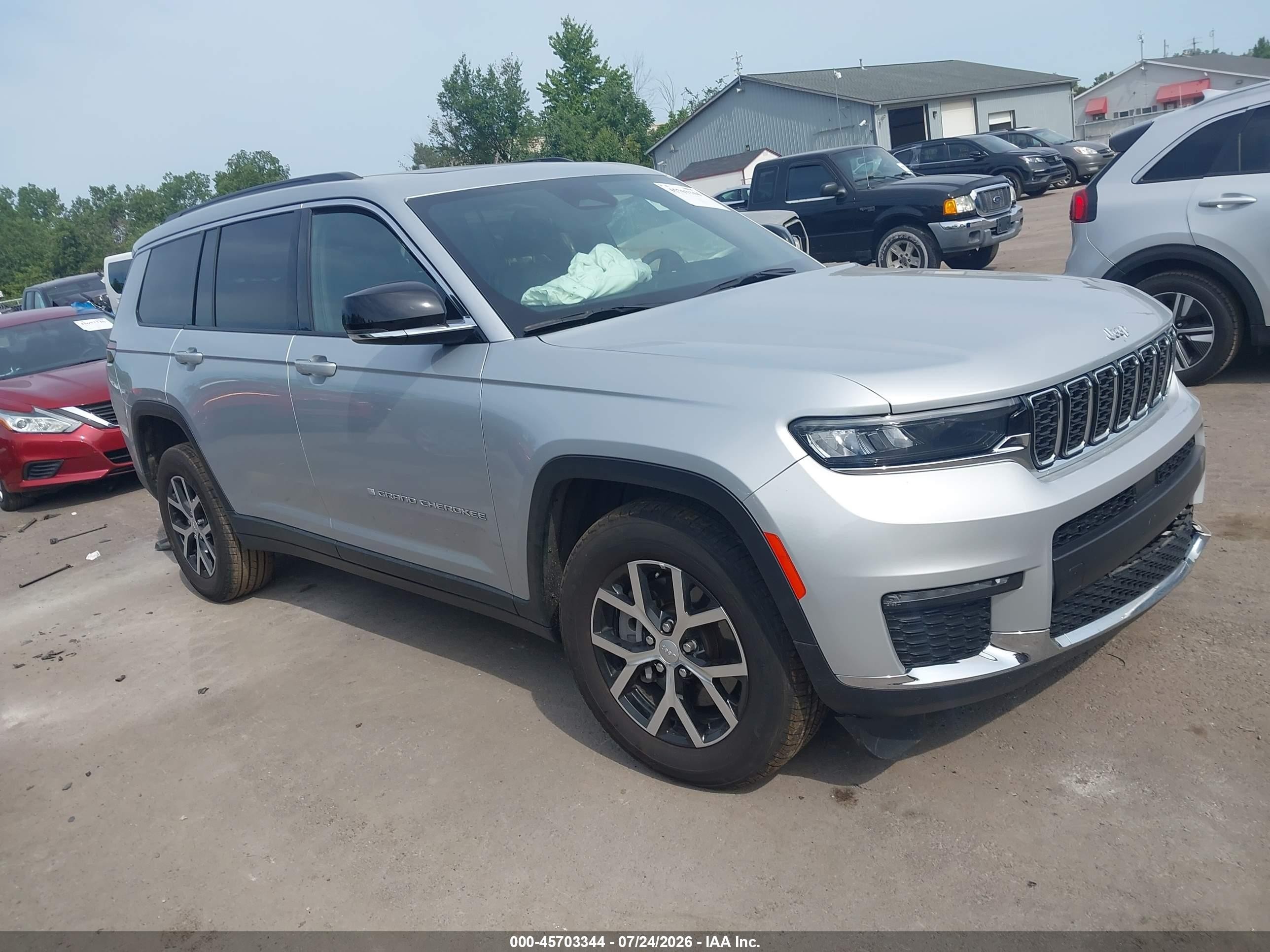 2024 Jeep Grand Cherokee L VIN 1C4RJKBG5R8589068 — IAAI salvage auction photo