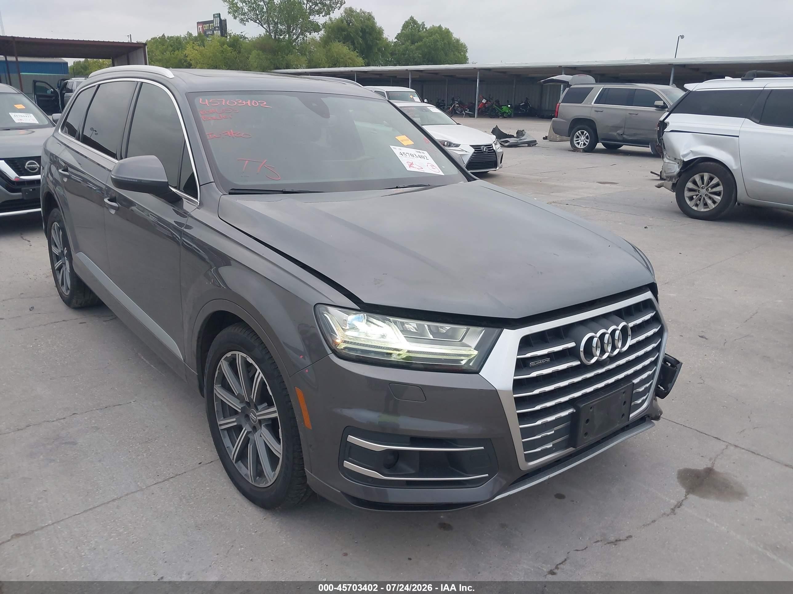 2019 Audi Q7 VIN WA1LHAF76KD014684 — IAAI salvage auction photo
