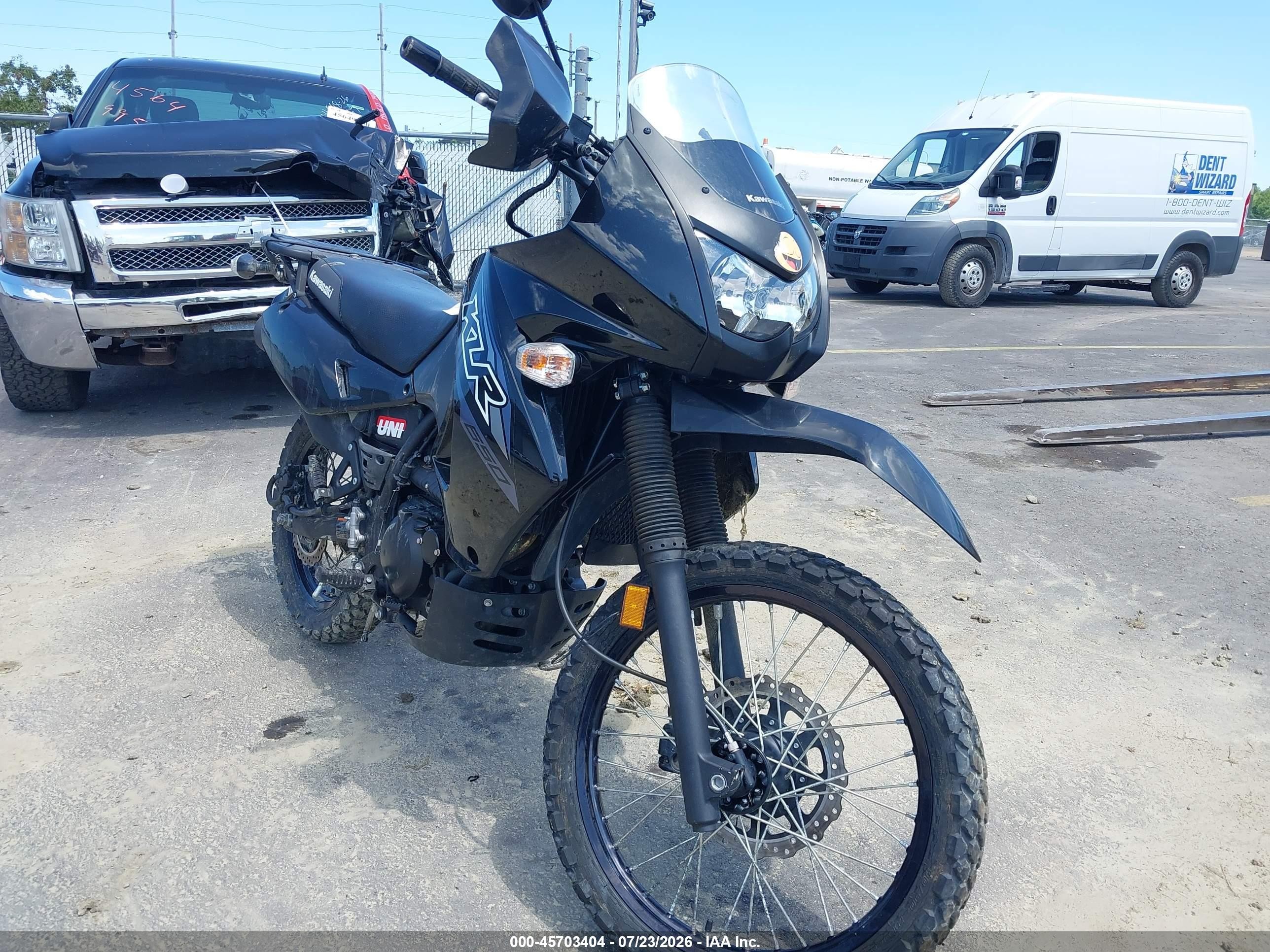 2018 Kawasaki Klr 650 VIN JKAKLEE1XJDA94085 IAAI salvage auction — Side, Salvage (Virginia), sold $1,500 on 2026-09-09 (photo 1)
