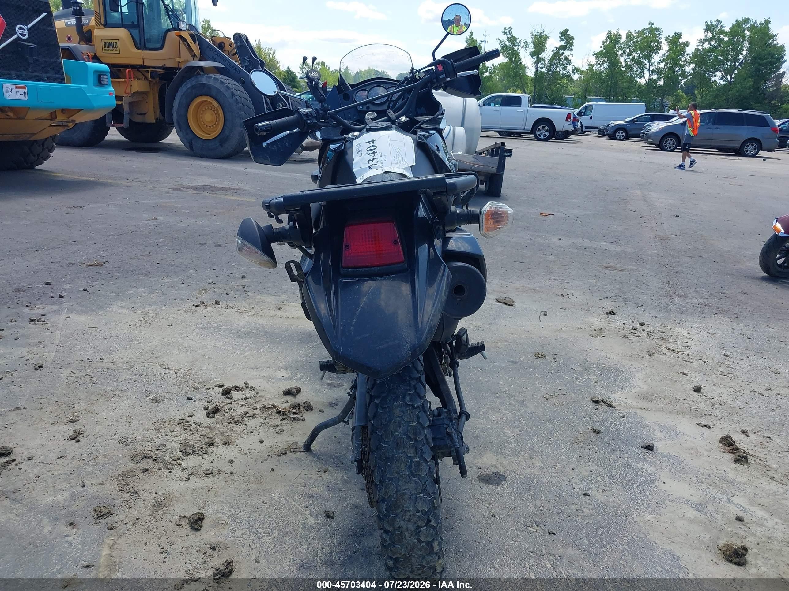 2018 Kawasaki Klr 650 VIN JKAKLEE1XJDA94085 IAAI salvage auction — Side, Salvage (Virginia), sold $1,500 on 2026-09-09 (photo 6)