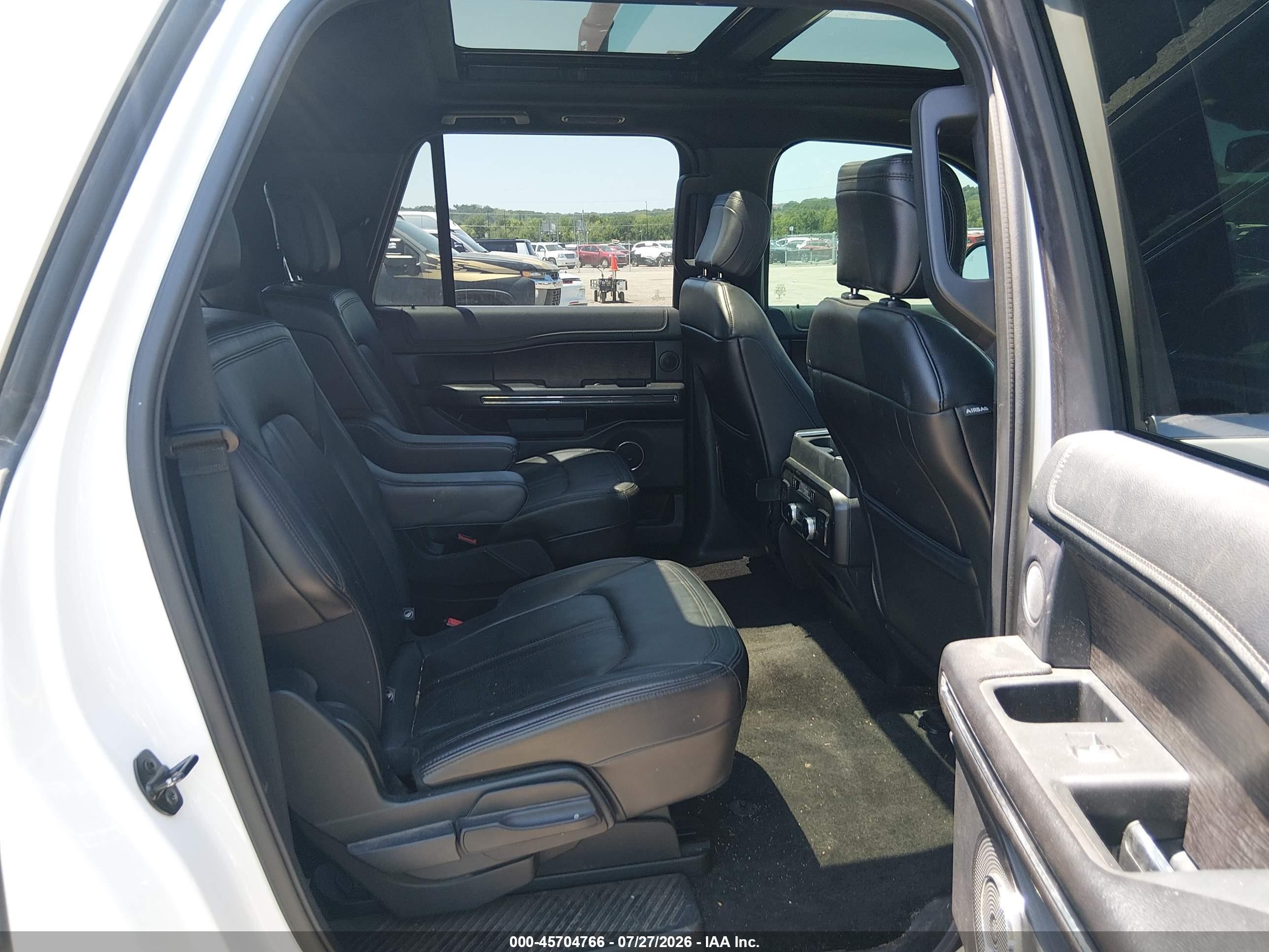 2018 Ford Expedition VIN 1FMJK2AT5JEA59046 IAAI salvage auction — Hail, Clear (Oklahoma), sold $9,000 on 2026-09-12 (photo 8)