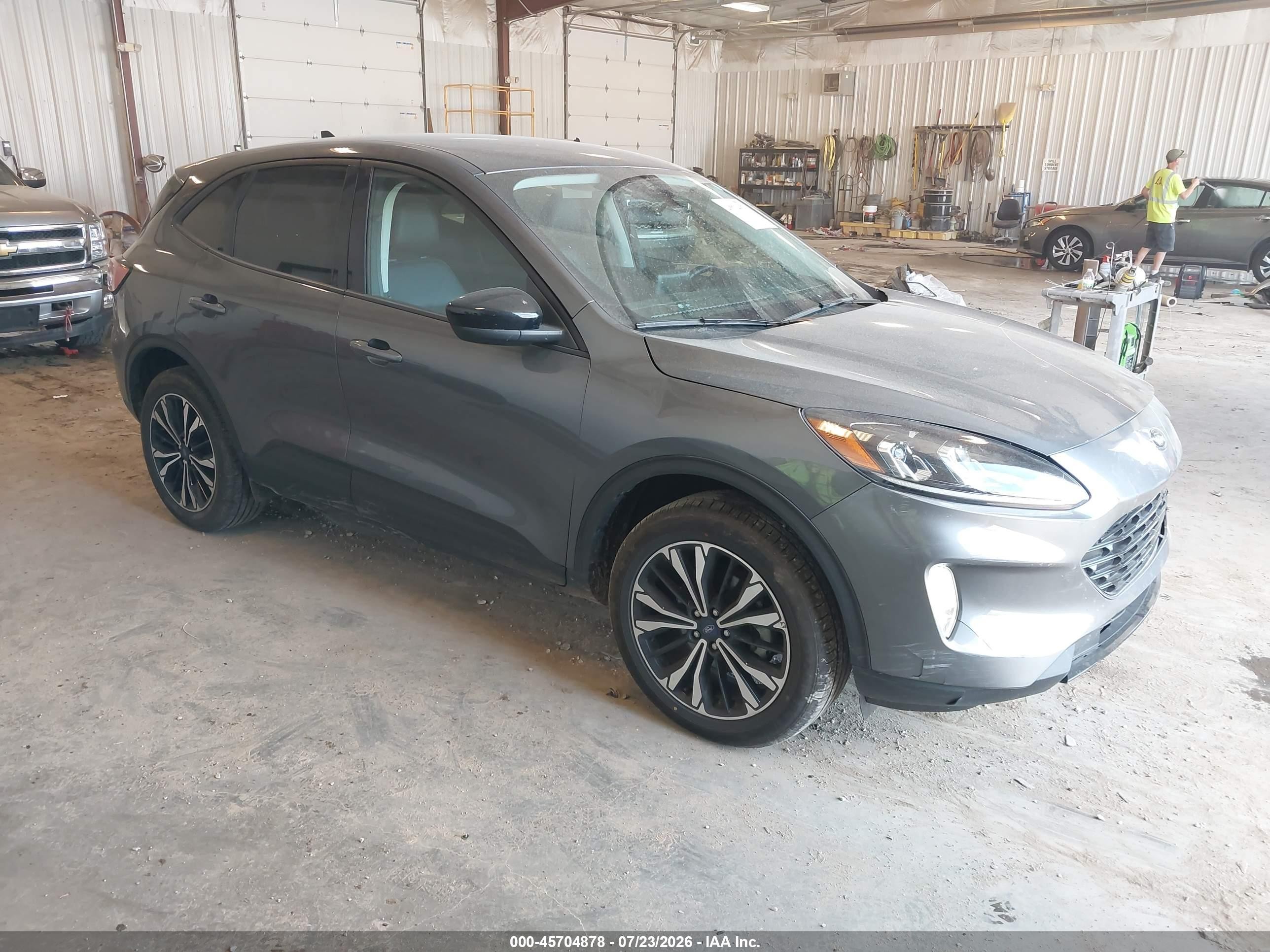 2022 Ford Escape VIN 1FMCU9H92NUA22120 — IAAI salvage auction photo