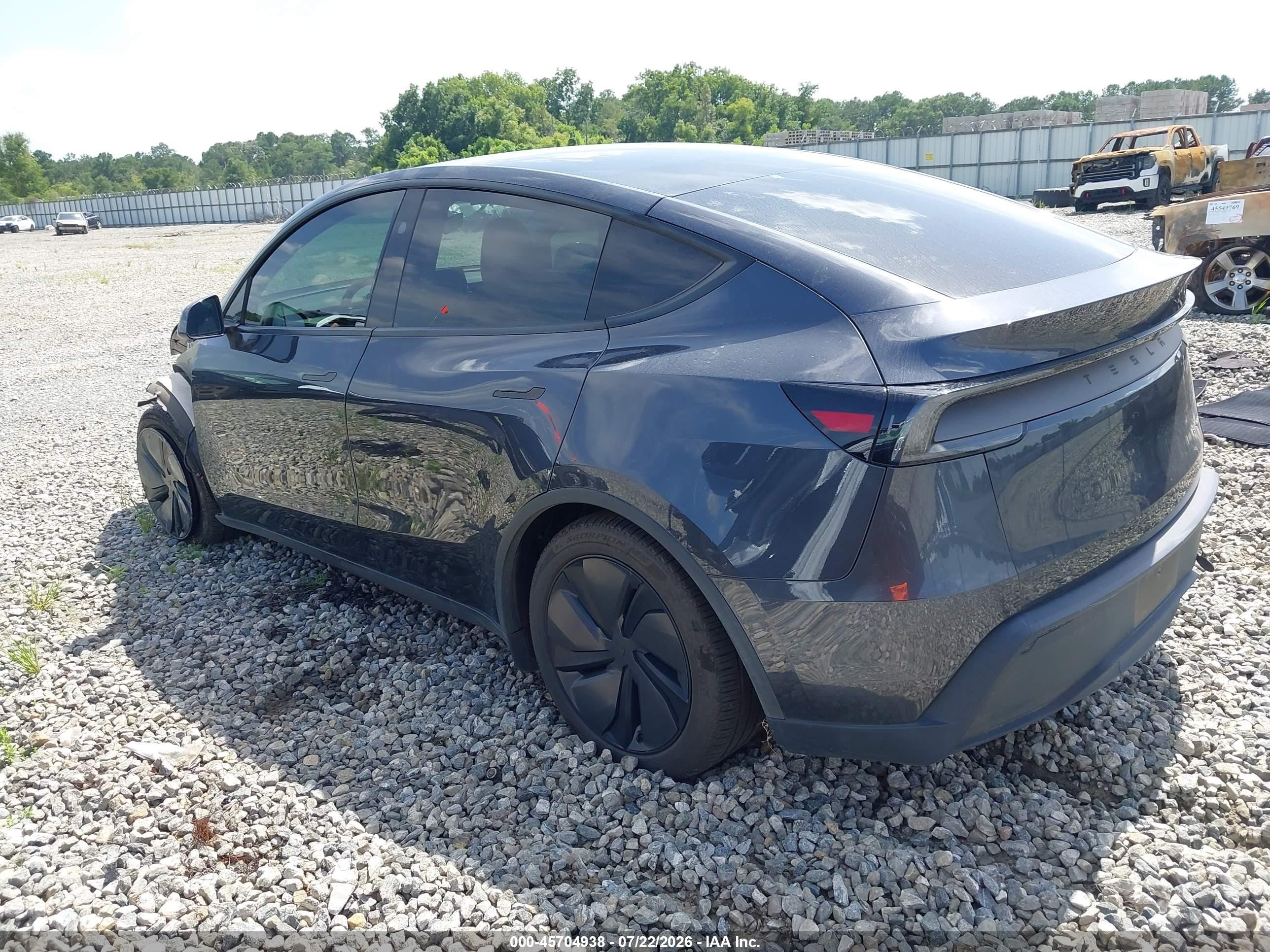 2026 Tesla Model y VIN 7SAYGDEE6TA392997 IAAI salvage auction — Unknown, Salvage (Georgia), sold $22,600 on 2026-10-01 (photo 3)