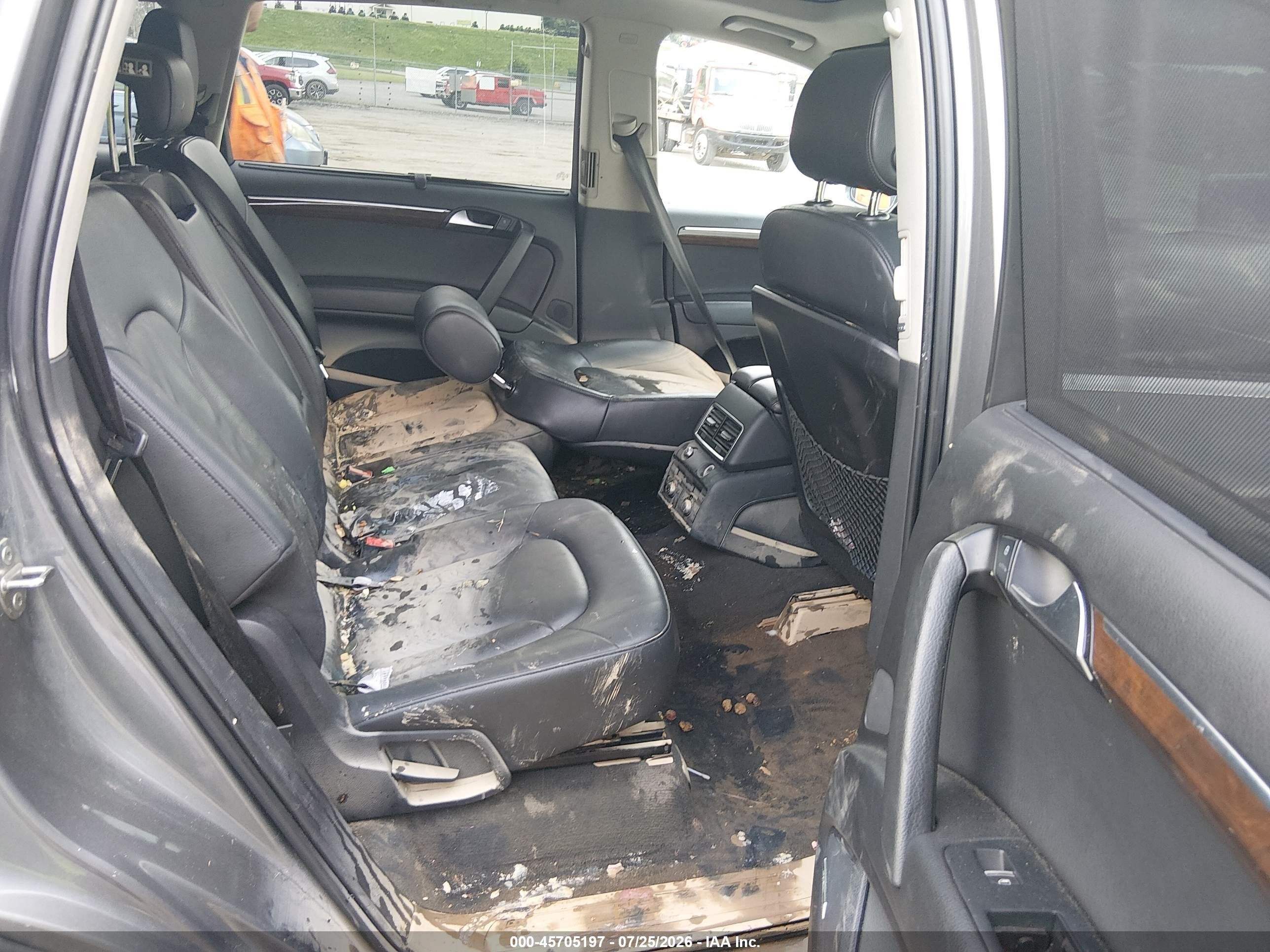 2012 Audi Q7 VIN WA1LMAFE9CD001732 IAAI salvage auction — Water/Flood, Non-Repairable Certificate (West Virginia), sold $500 on 2026-10-12 (photo 8)