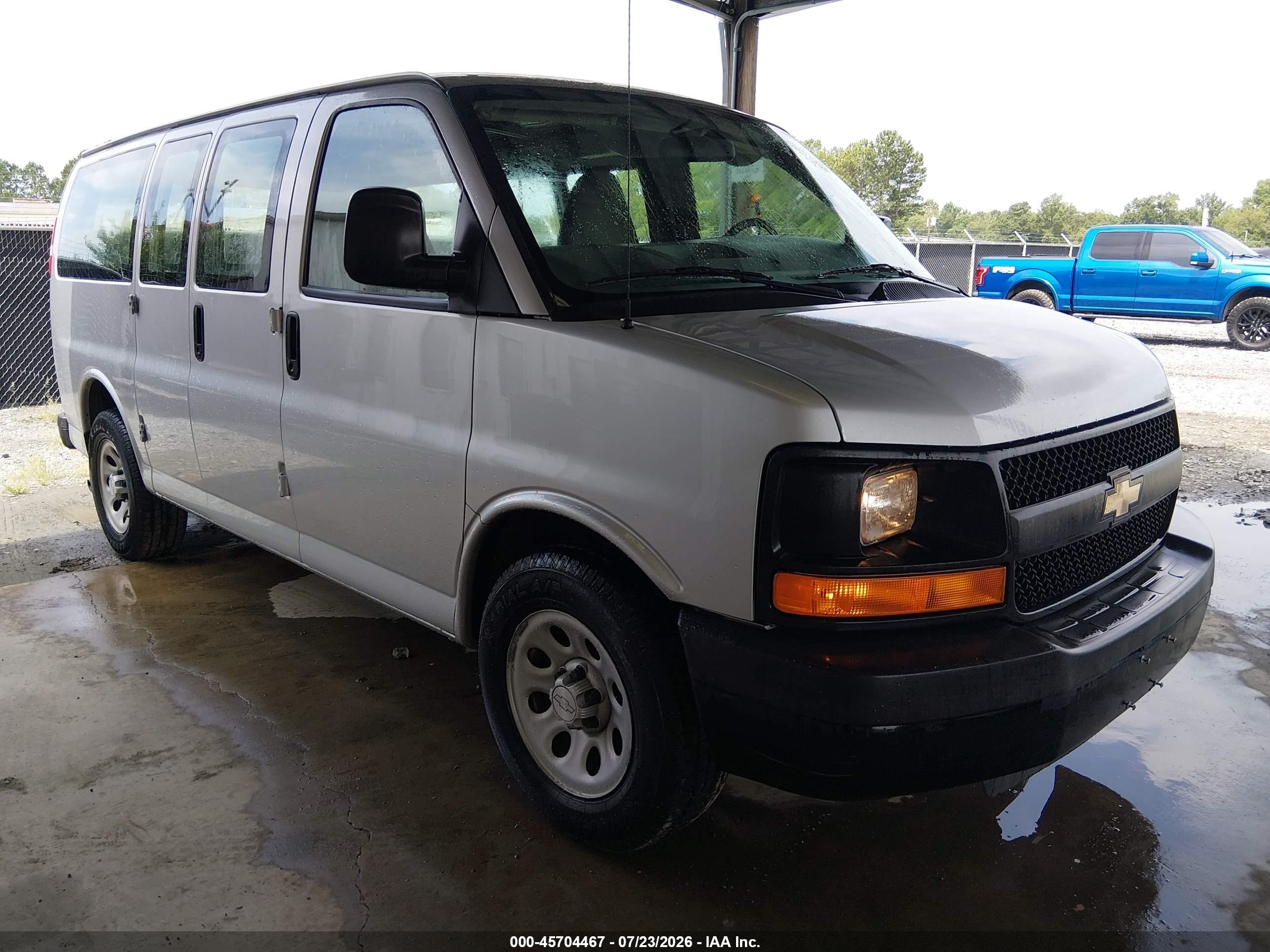 2014 Chevrolet Express 1500 VIN 1GCSGAF42E1188459 — IAAI salvage auction photo