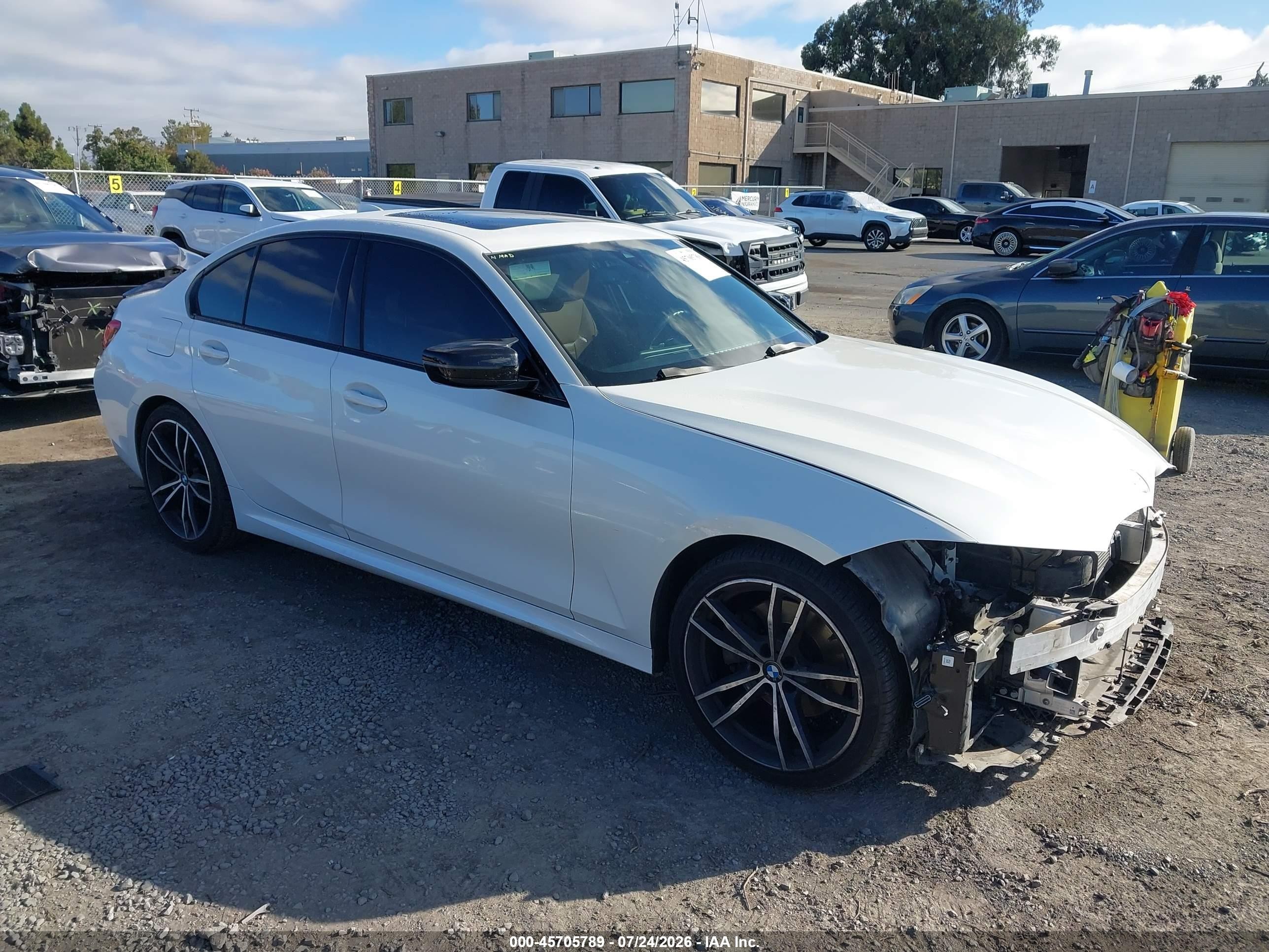 2020 BMW 3 Series VIN 3MW5R7J01L8B37961 — IAAI salvage auction photo