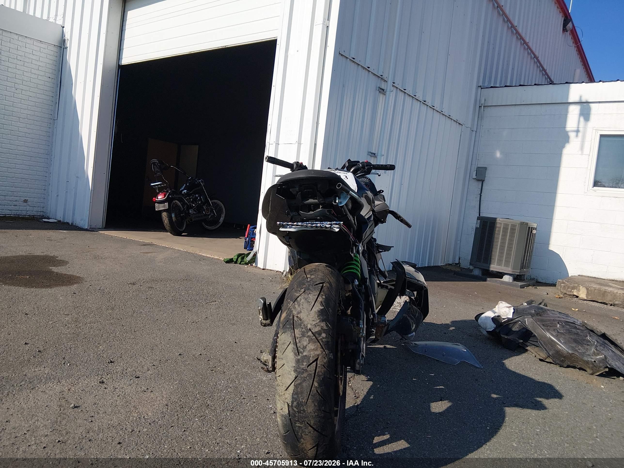 2016 Kawasaki Ninja VIN JKAEXEE11GDA22735 IAAI salvage auction — All Over, Clear (Virginia), sold $325 on 2026-09-09 (photo 6)
