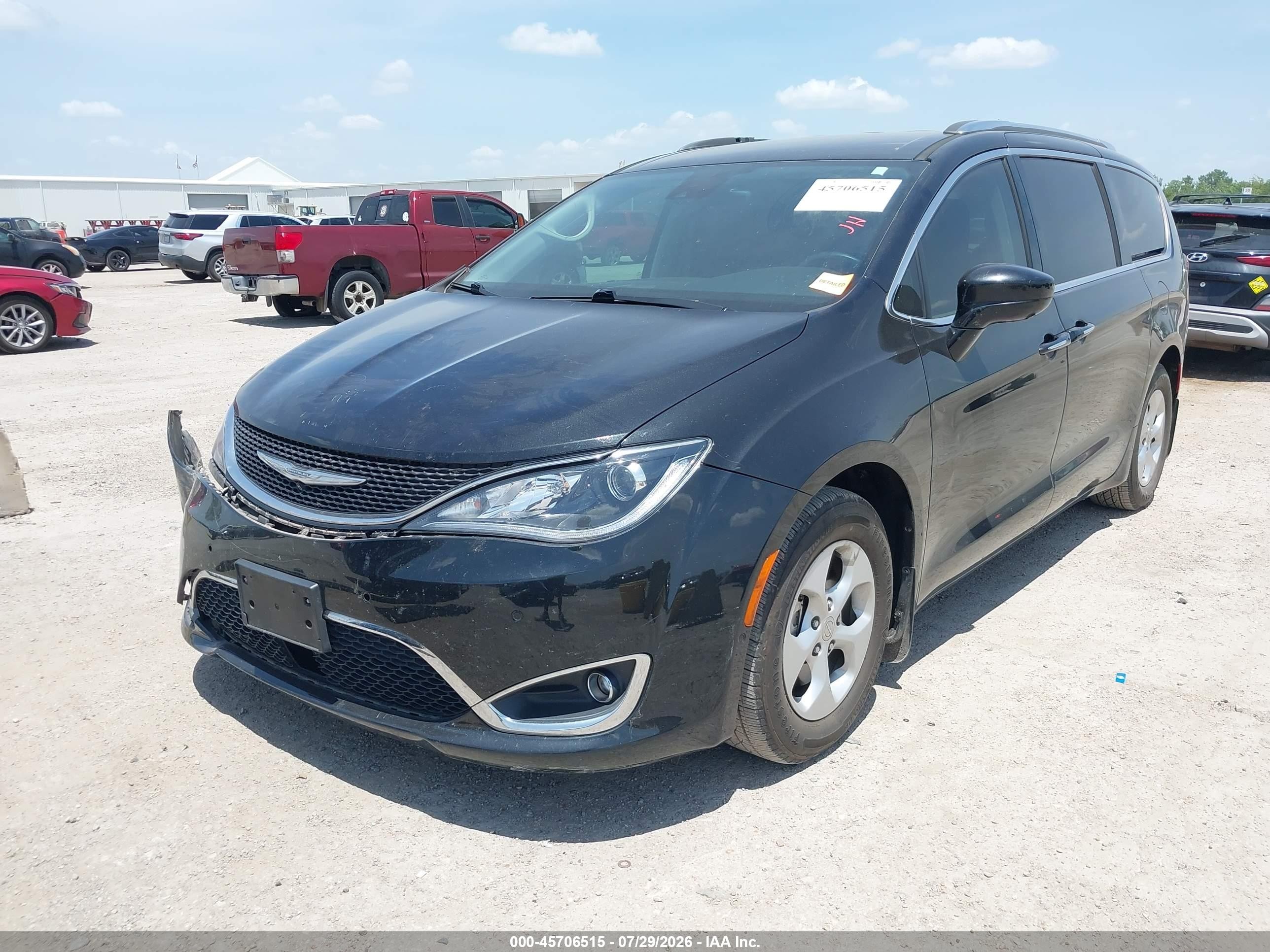 2017 Chrysler Pacifica VIN 2C4RC1EG9HR683988 IAAI salvage auction — Unknown, Salvage (Texas), sold $3,950 on 2026-09-11 (photo 2)