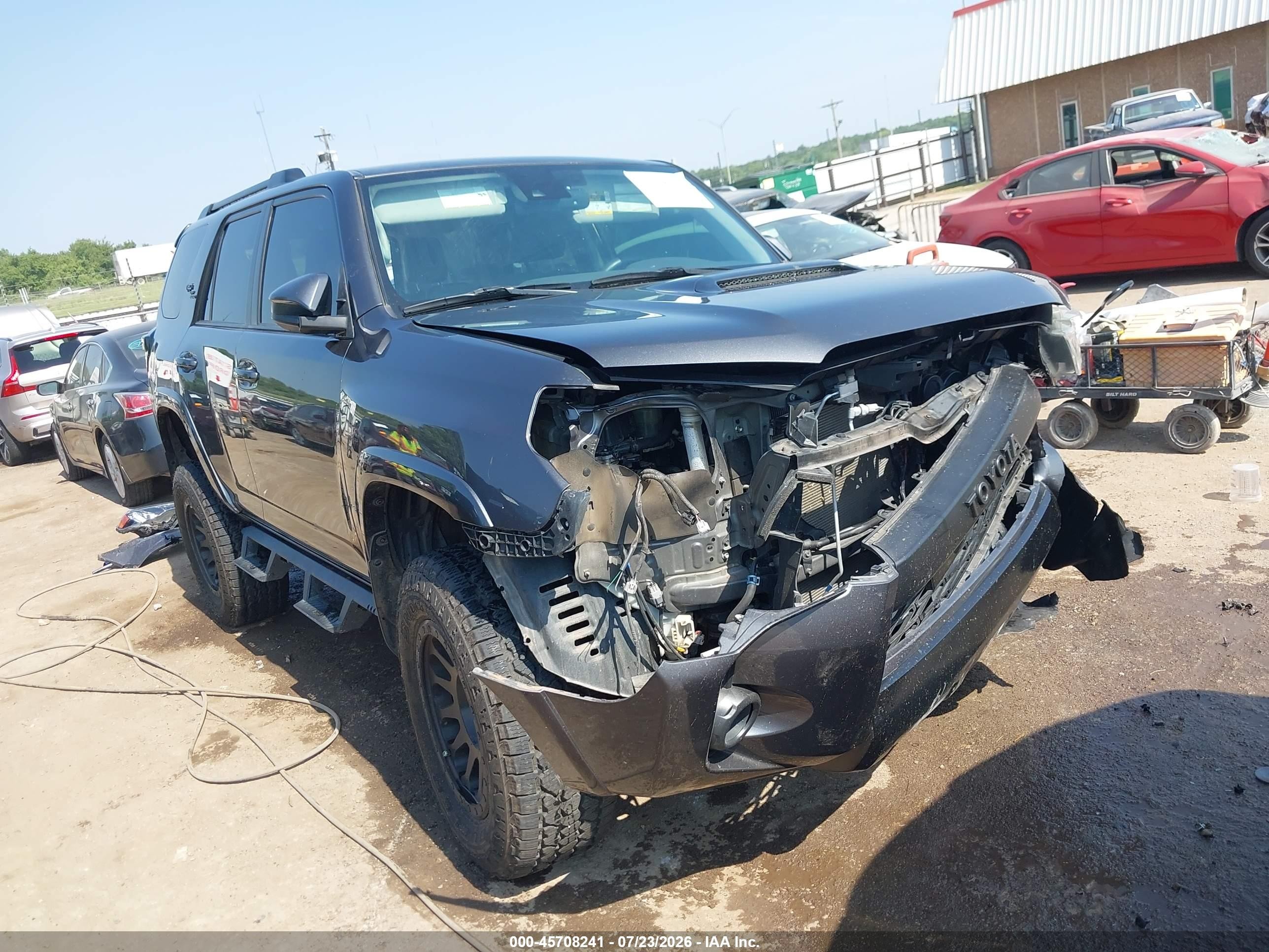 2020 Toyota 4Runner VIN JTEBU5JR5L5773654 — IAAI salvage auction photo