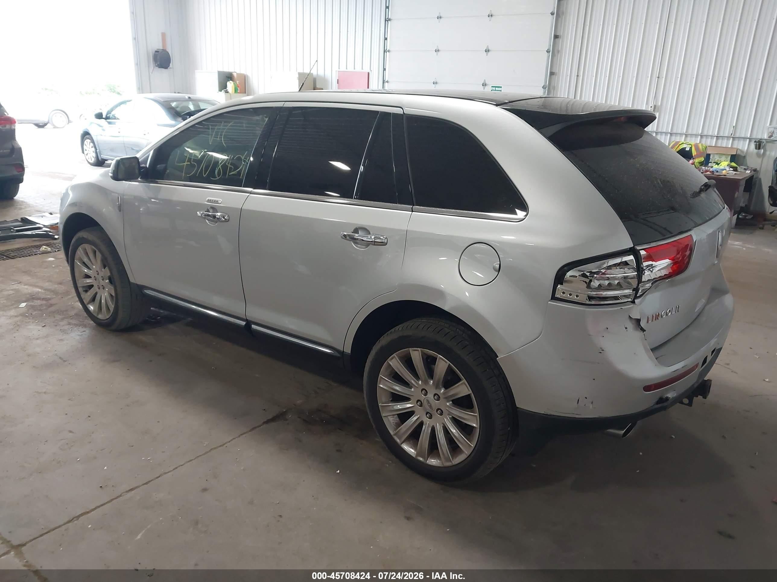 2013 Lincoln Mkx VIN 2LMDJ8JK1DBL41425 IAAI salvage auction — Rear End, Salvage (Minnesota), sold $1,150 on 2026-09-13 (photo 3)