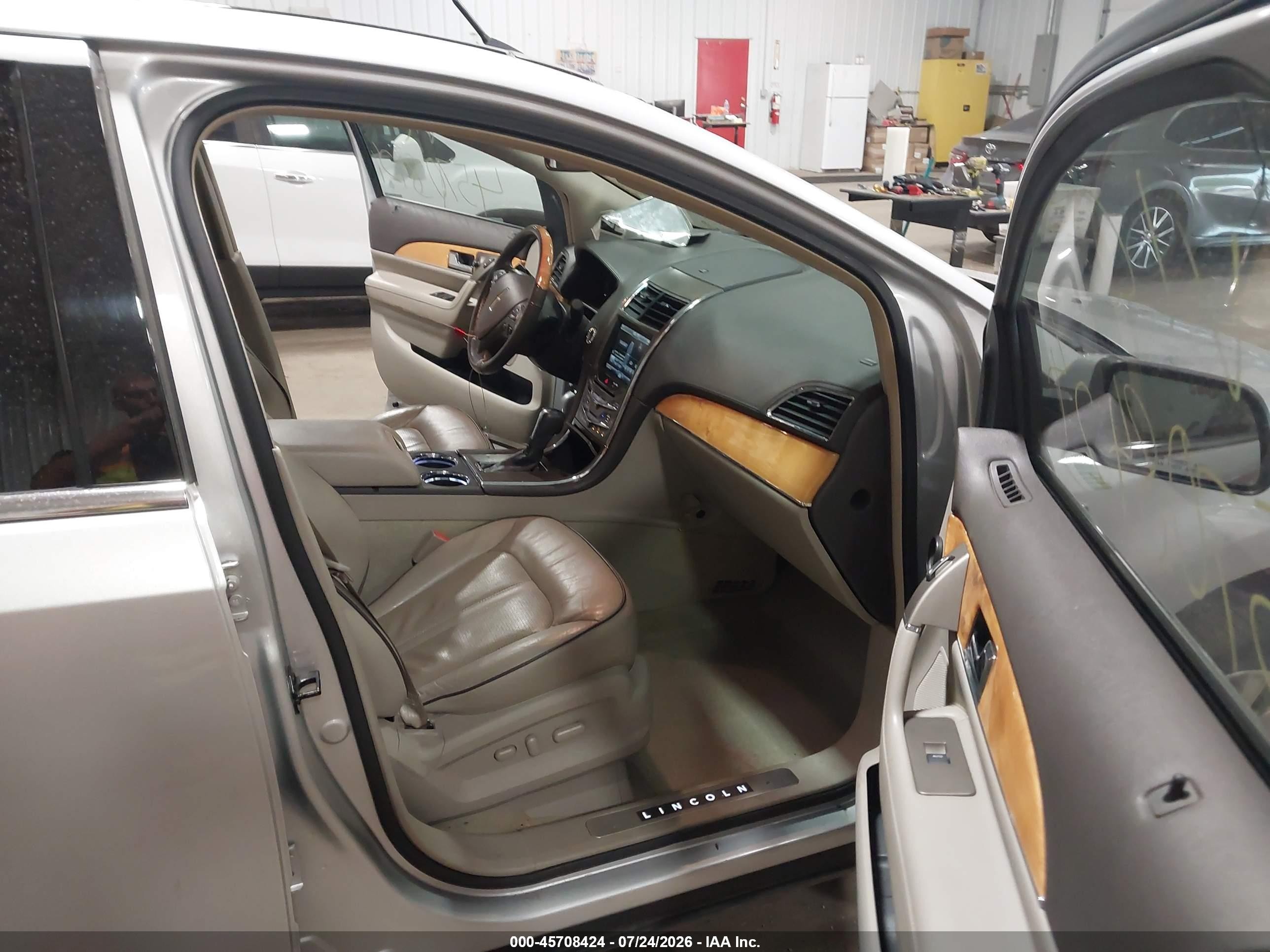 2013 Lincoln Mkx VIN 2LMDJ8JK1DBL41425 IAAI salvage auction — Rear End, Salvage (Minnesota), sold $1,150 on 2026-09-13 (photo 5)