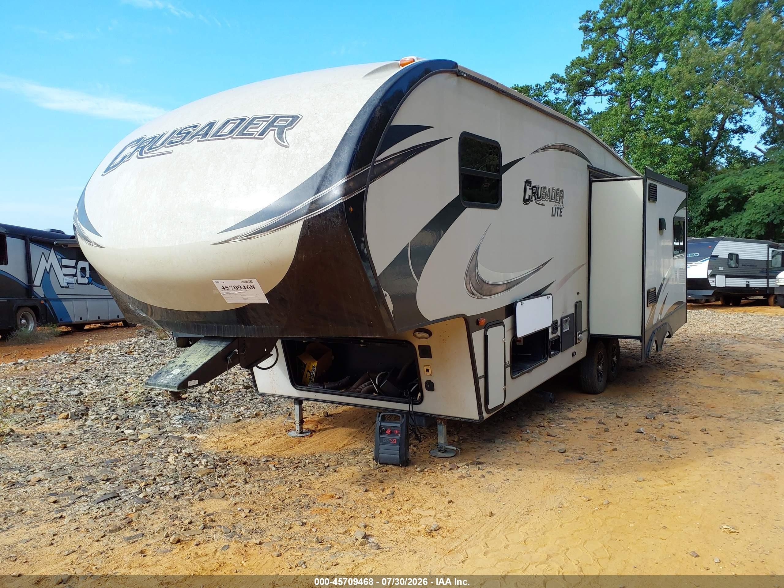 2017 Forest River Prime Time VIN 5ZT3CSTB9HG121169 IAAI salvage auction — Storm Damage, Clear (Arkansas), sold $4,900 on 2026-09-18 (photo 2)