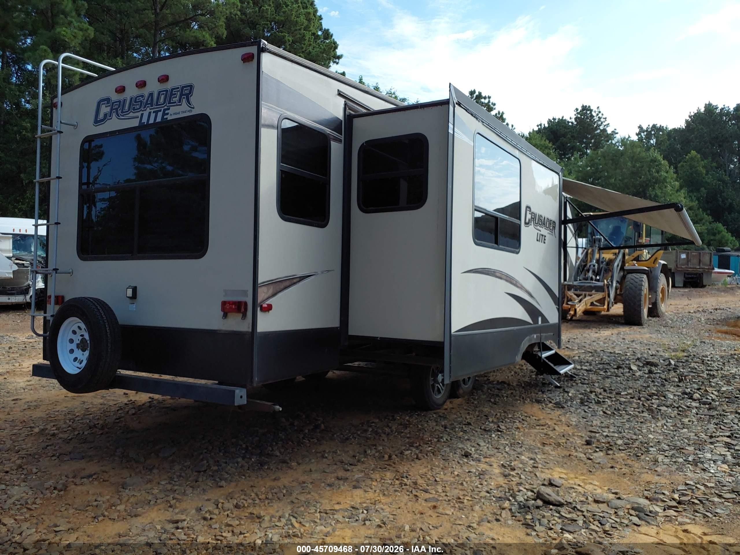 2017 Forest River Prime Time VIN 5ZT3CSTB9HG121169 IAAI salvage auction — Storm Damage, Clear (Arkansas), sold $4,900 on 2026-09-18 (photo 4)