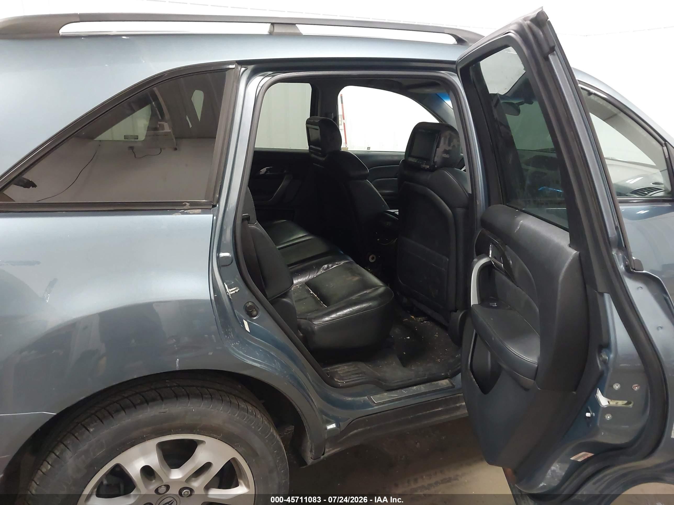 2007 Acura Mdx VIN 2HNYD28207H513032 IAAI salvage auction — Side, Regular (South Dakota), sold $925 on 2026-09-11 (photo 8)