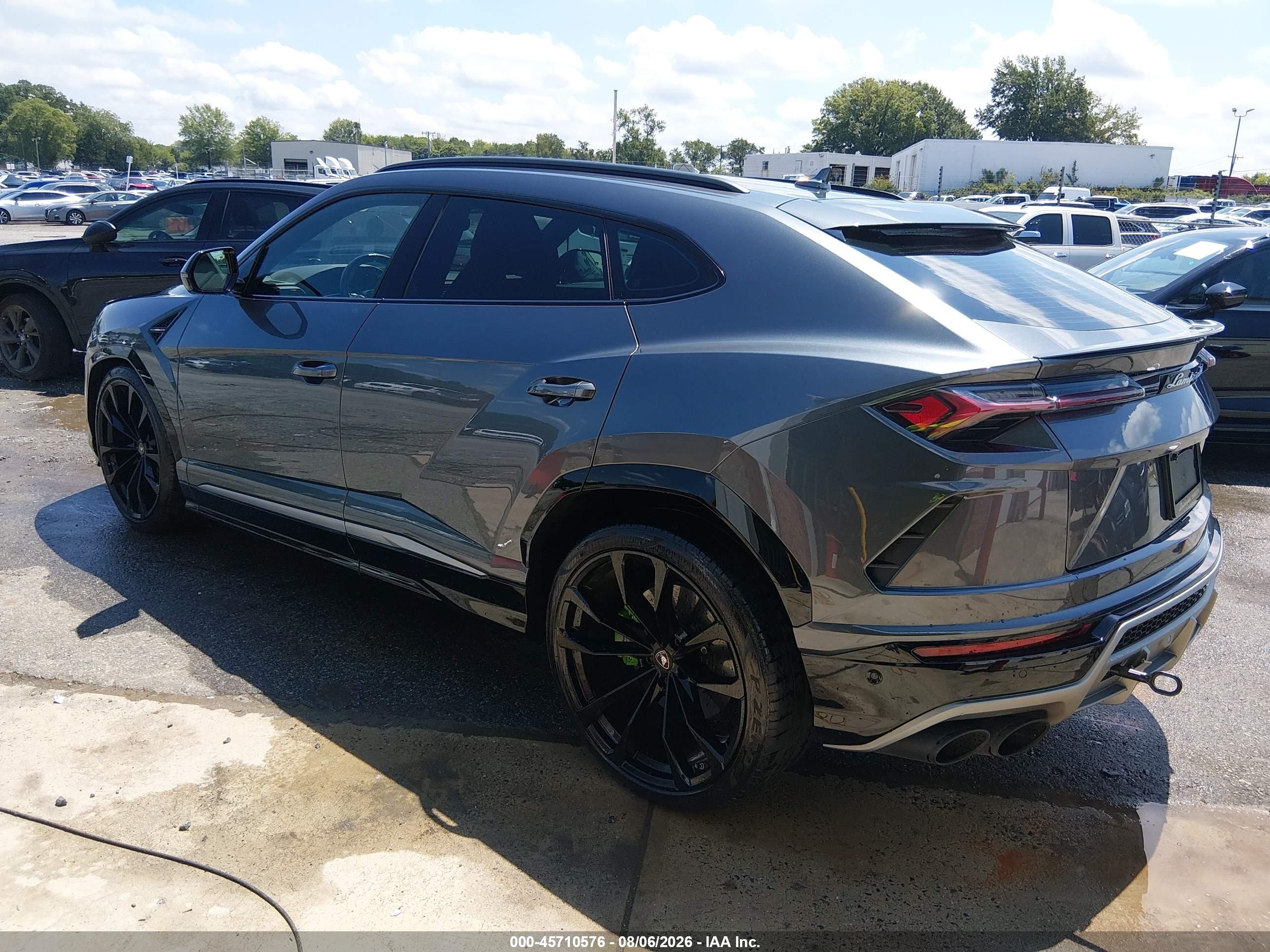 2020 Lamborghini Urus VIN ZPBUA1ZL9LLA08420 IAAI salvage auction — Water/Flood, Salvage (North Carolina), sold $104,500 on 2026-09-21 (photo 3)