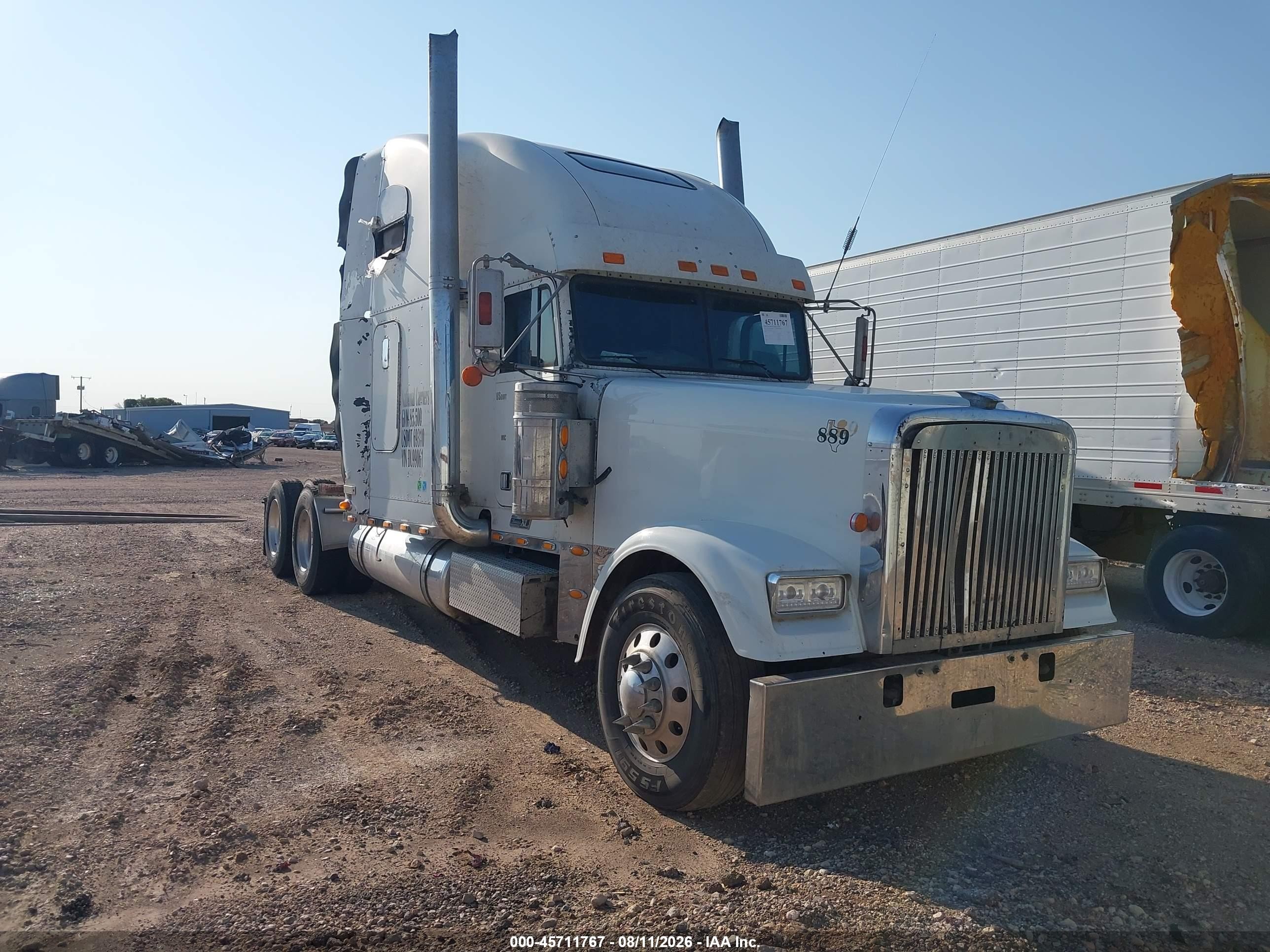 2005 Freightliner Conventional VIN 1FUJAPAV65DU99061 — IAAI salvage auction photo