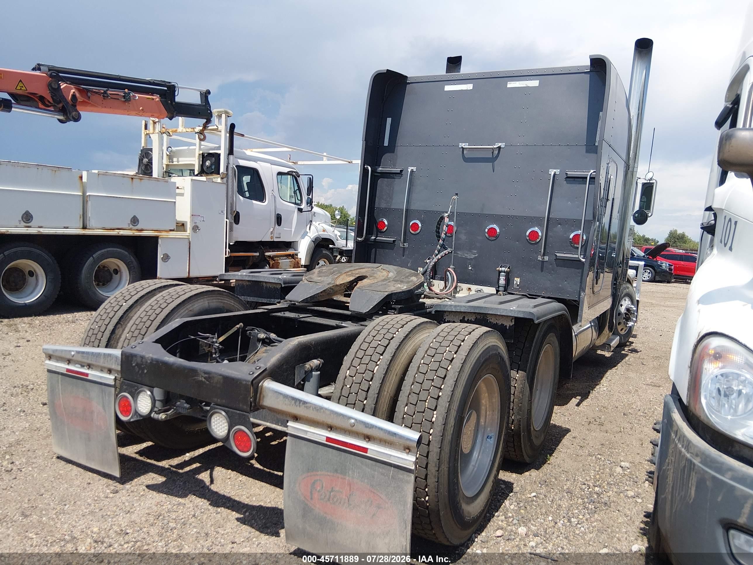 2009 Peterbilt 389 VIN 1XPXD49X19D782940 IAAI salvage auction — Unknown, Salvage (Colorado), sold $12,600 on 2026-09-09 (photo 4)