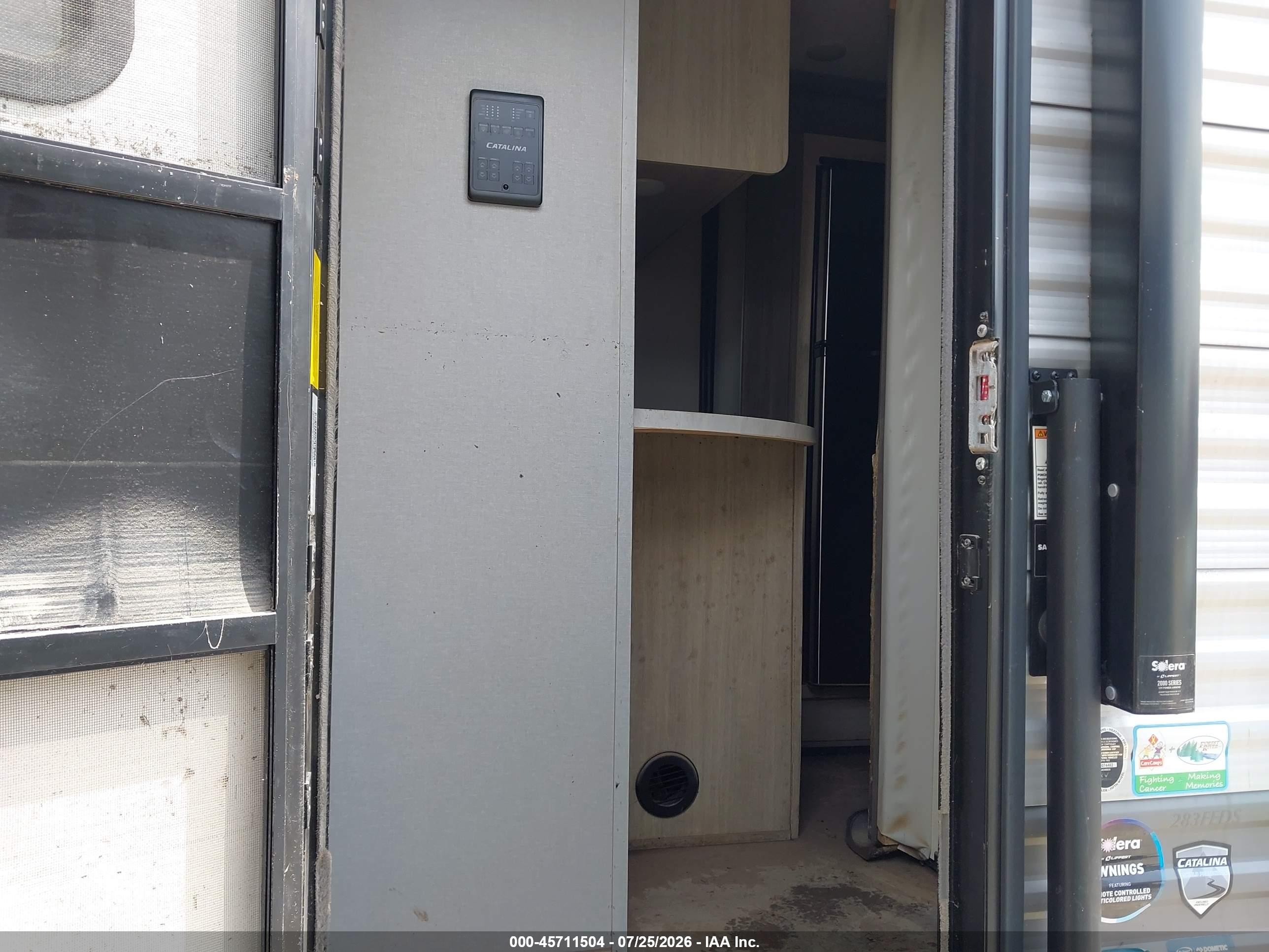 2024 Coachmen Catalina VIN 5ZT2CATB5RX031170 IAAI salvage auction — Water/Flood, Salvage (Texas), sold $7,000 on 2026-09-16 (photo 5)