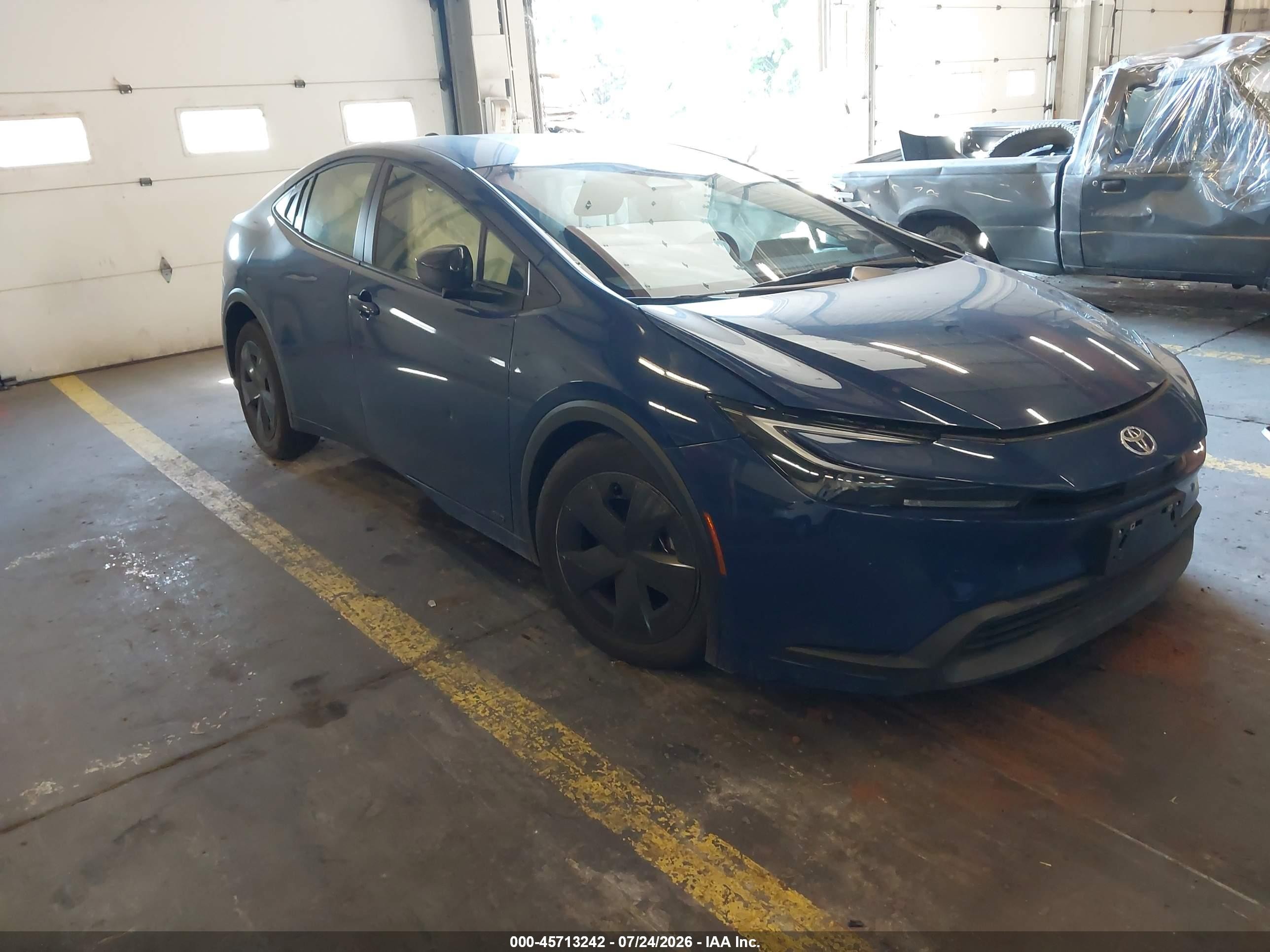 2025 Toyota Prius VIN JTDADABU7S3027583 — IAAI salvage auction photo