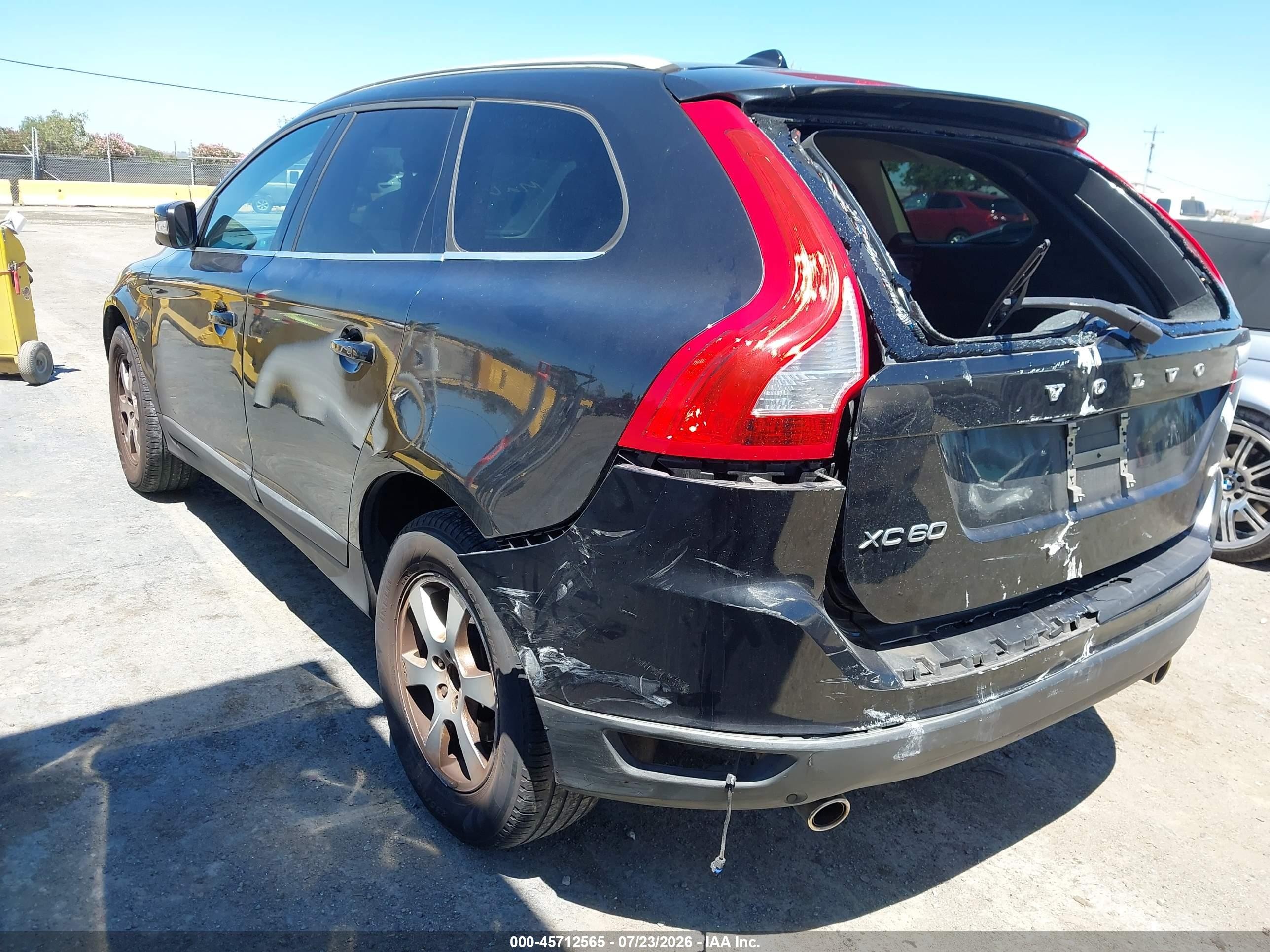 2012 Volvo Xc60 VIN YV4940DZ3C2339135 IAAI salvage auction — Rear End, Salvage (California), sold $2,000 on 2026-10-07 (photo 3)