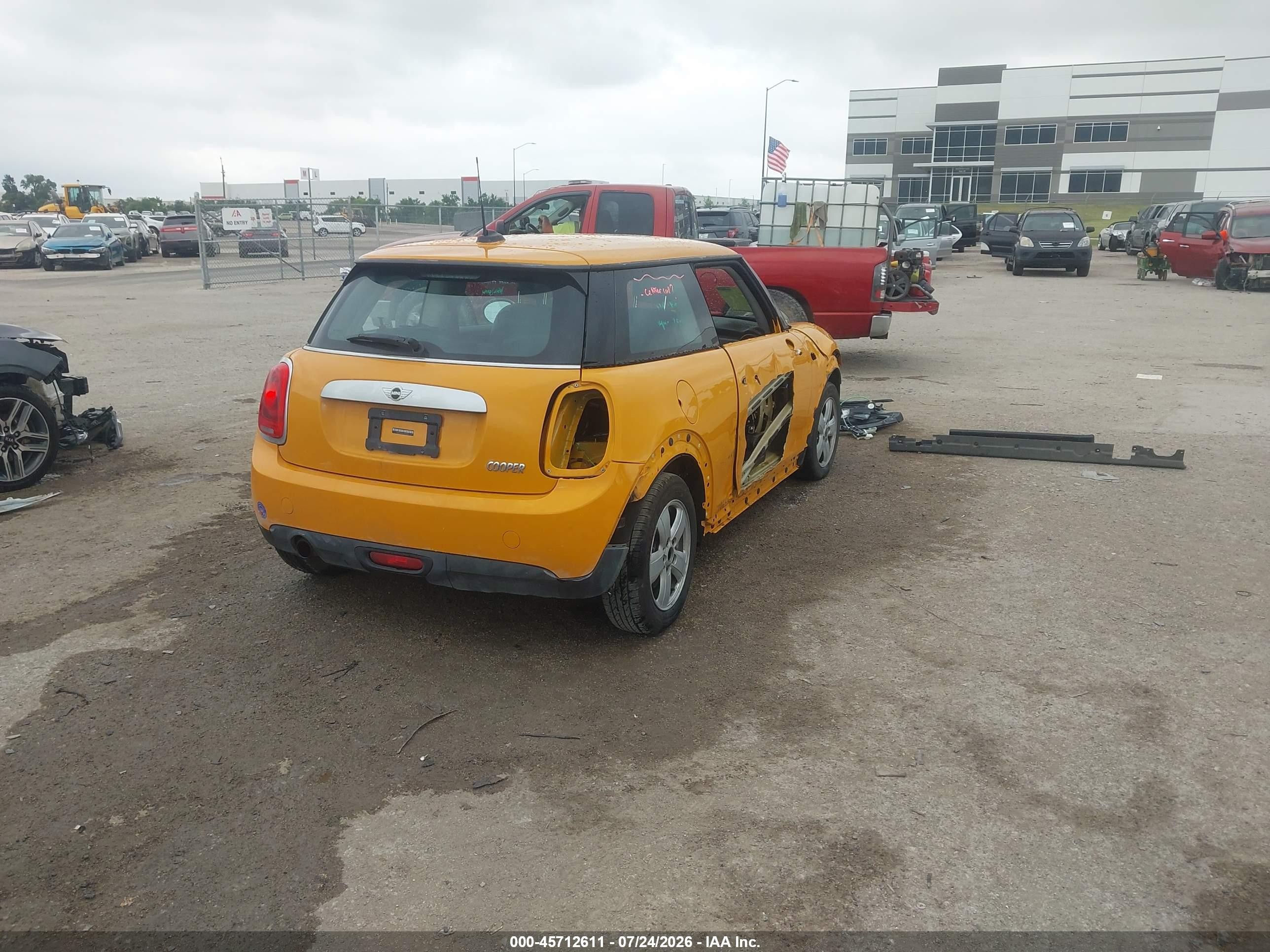 2014 Mini Hardtop VIN WMWXM5C57ET935137 IAAI salvage auction — All Over, Original (Texas), sold $1,100 on 2026-09-10 (photo 4)