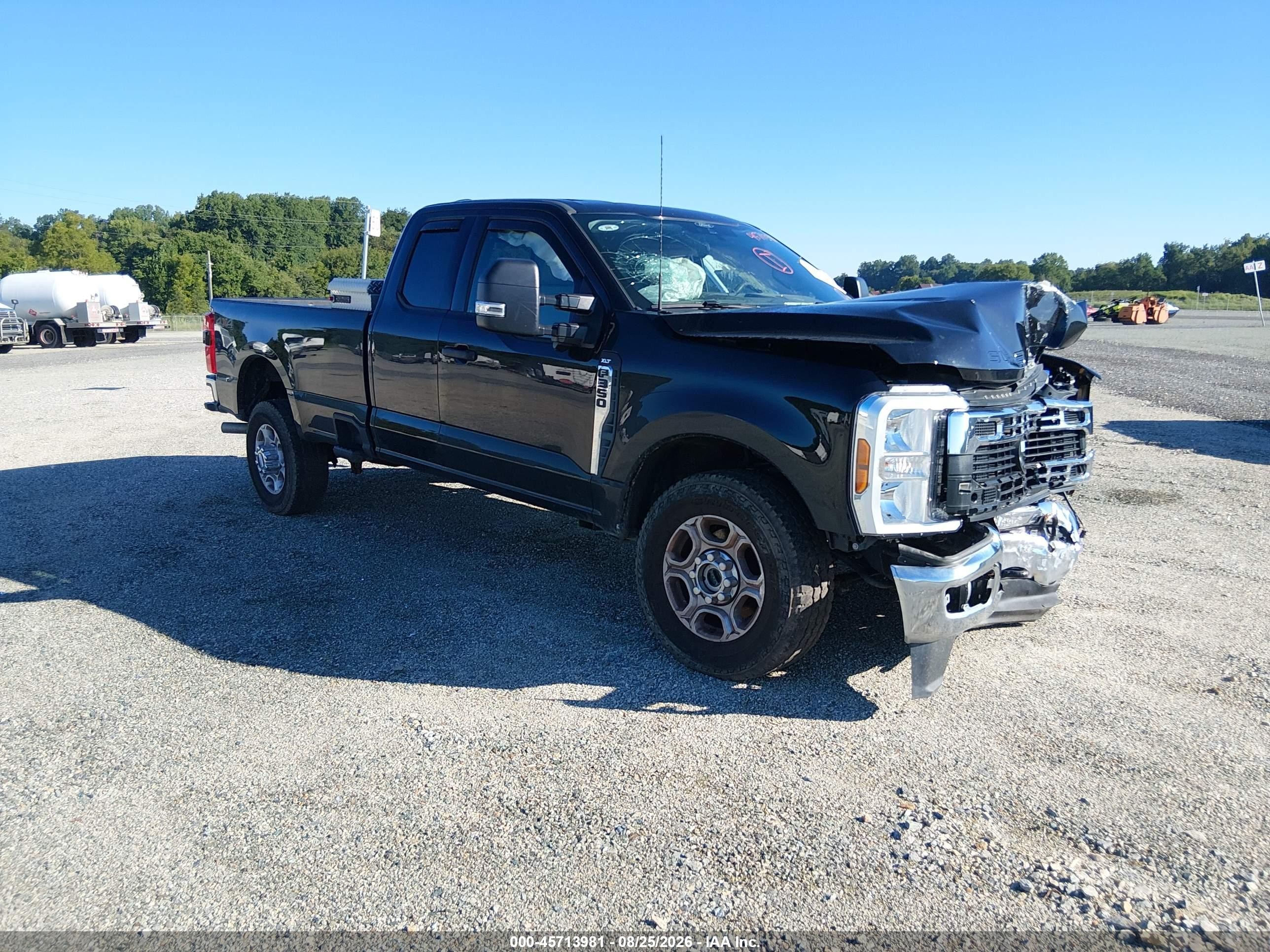 2025 Ford F-350 VIN 1FT8X3BN1SEC22707 — IAAI salvage auction photo