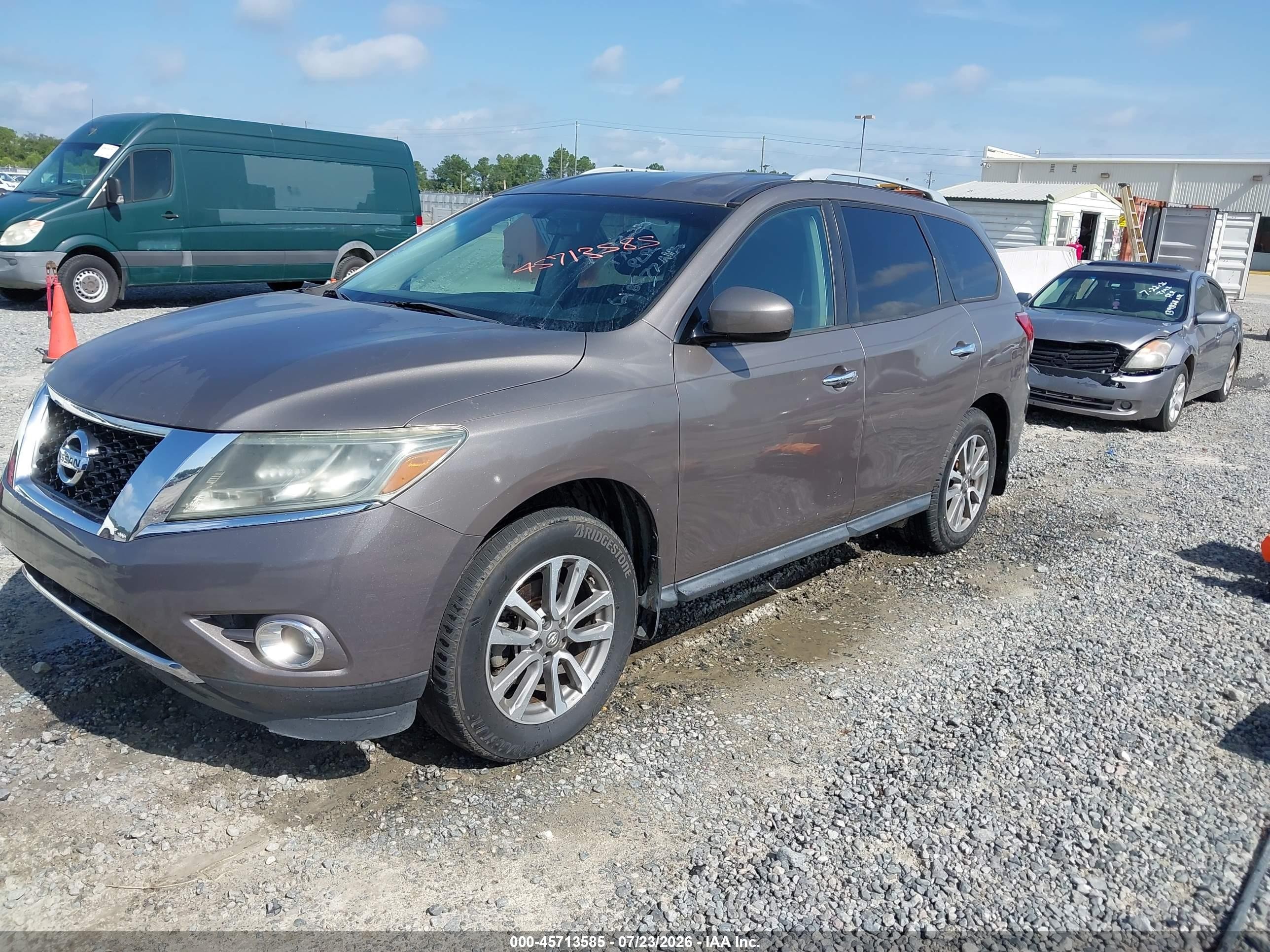 2014 Nissan Pathfinder VIN 5N1AR2MN2EC618577 IAAI salvage auction — Normal Wear, Repossession Paperwork (Georgia), sold $325 on 2026-09-08 (photo 2)