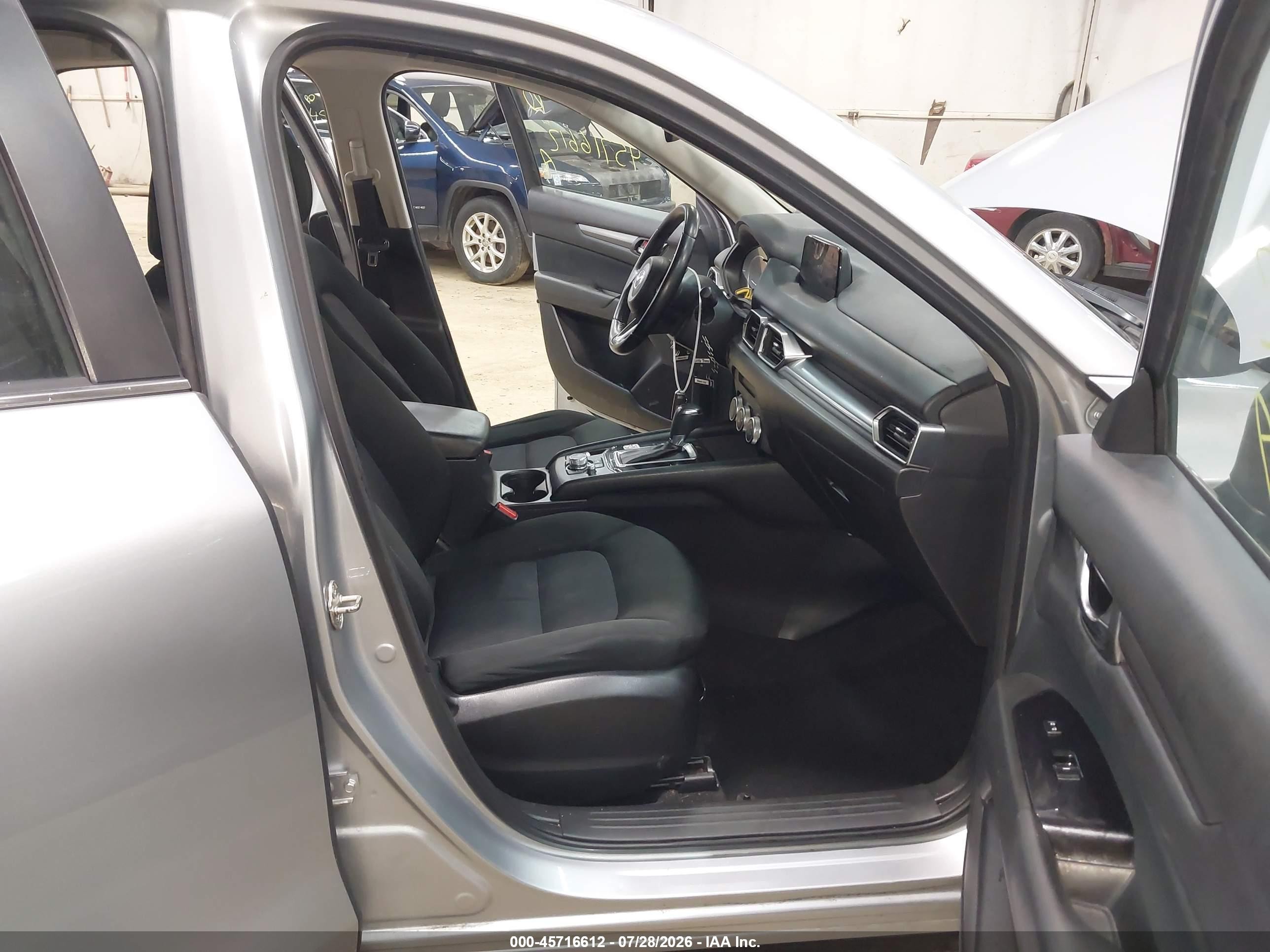 2019 Mazda Cx-5 VIN JM3KFBBM4K1635830 IAAI salvage auction — Side, Salvage (Idaho), sold $4,550 on 2026-09-03 (photo 5)