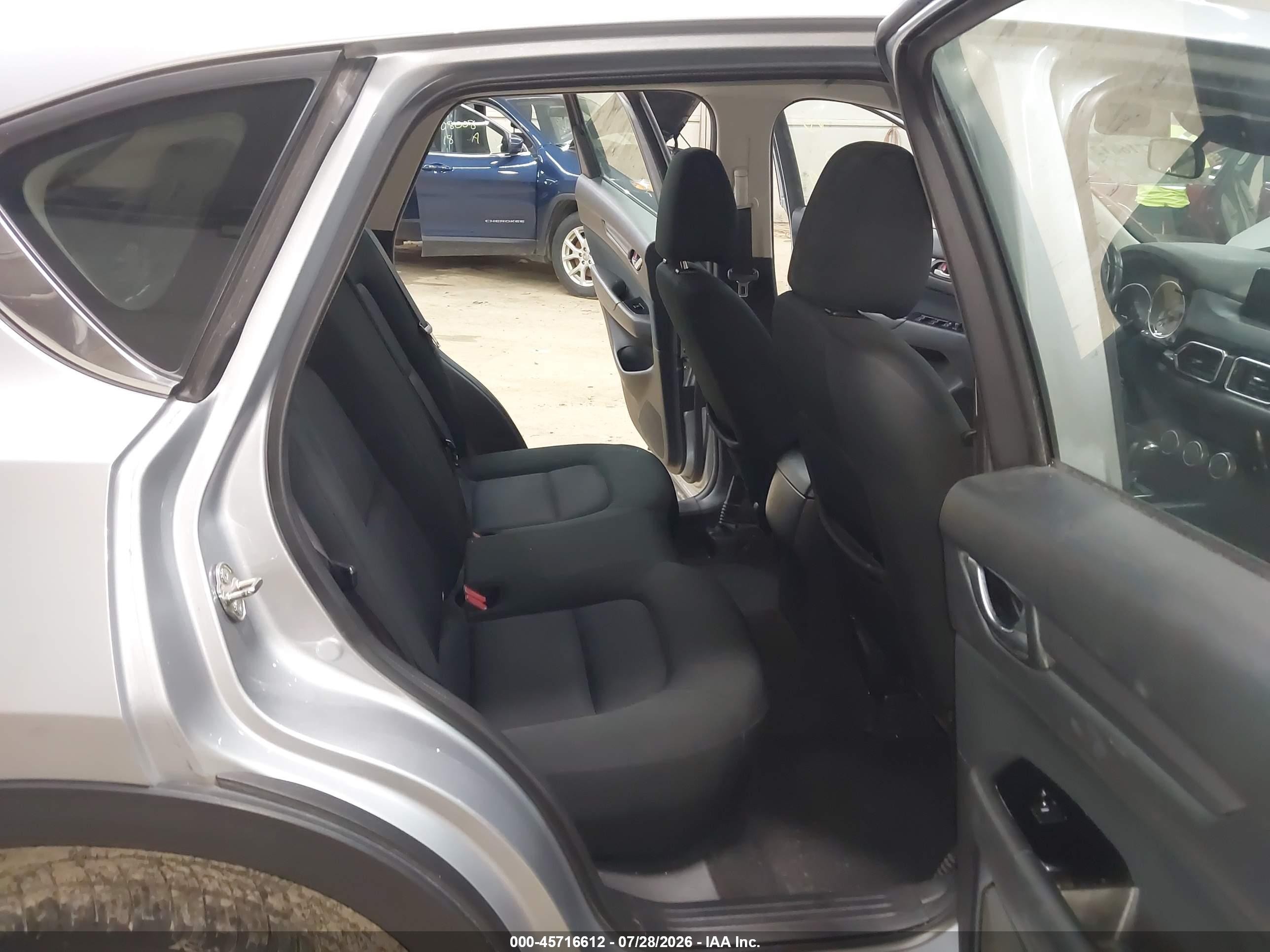 2019 Mazda Cx-5 VIN JM3KFBBM4K1635830 IAAI salvage auction — Side, Salvage (Idaho), sold $4,550 on 2026-09-03 (photo 8)