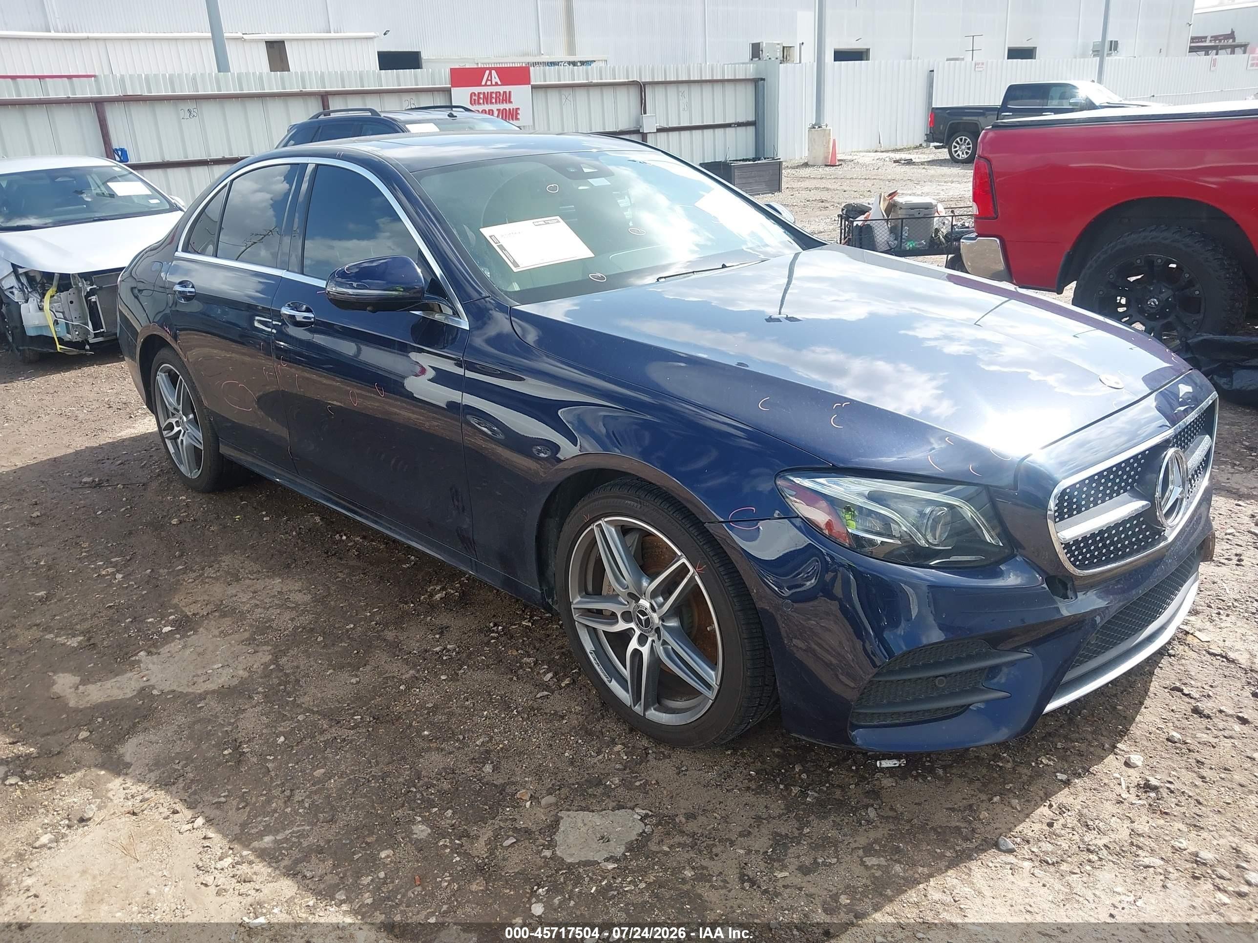 2019 Mercedes-Benz E-Class VIN WDDZF4JB4KA669100 — IAAI salvage auction photo
