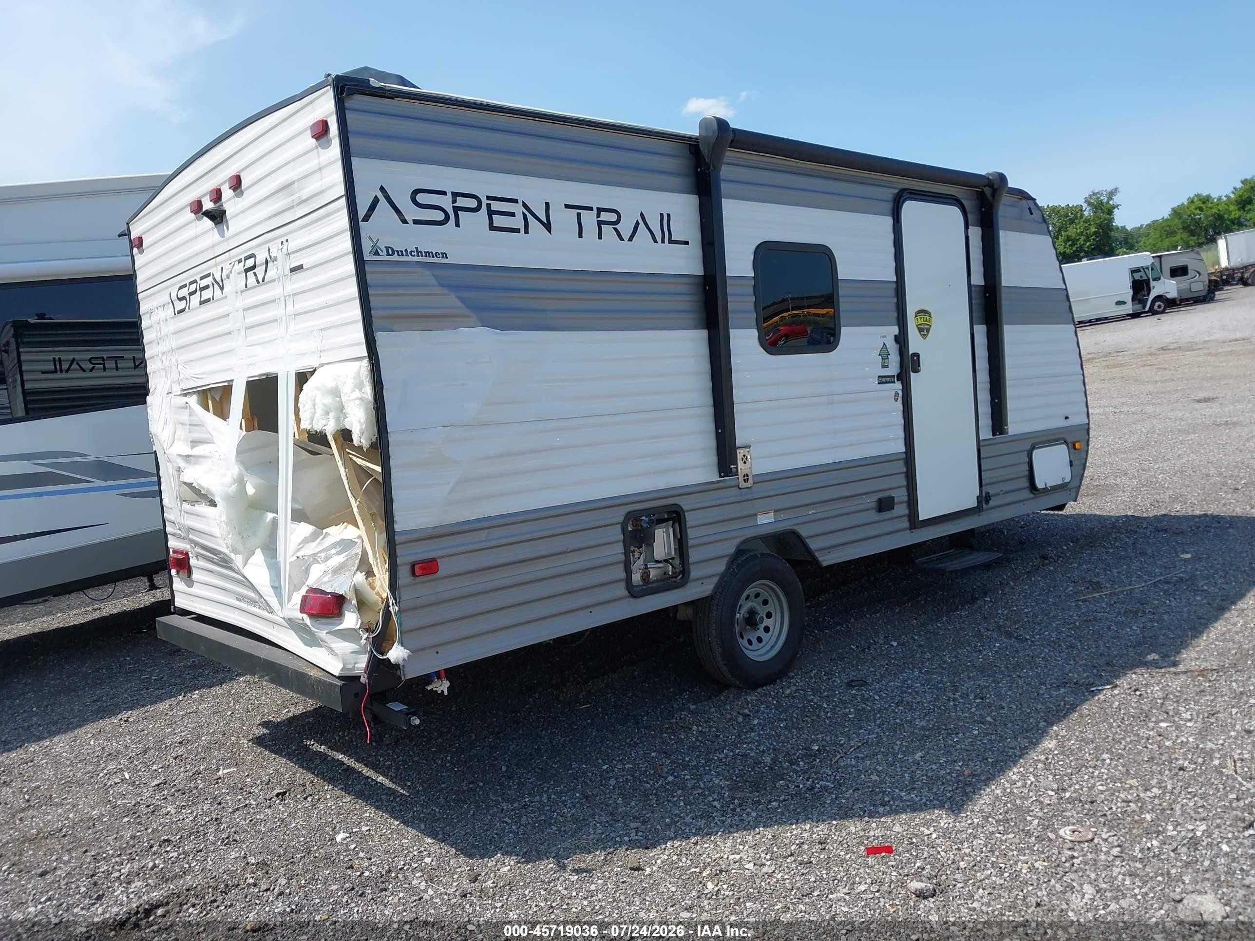 2024 Dutchmen Aspen Trail VIN 4YDTATG16R8922939 IAAI salvage auction — Rear End, Mv-907A (New York), sold $2,375 on 2026-09-23 (photo 4)