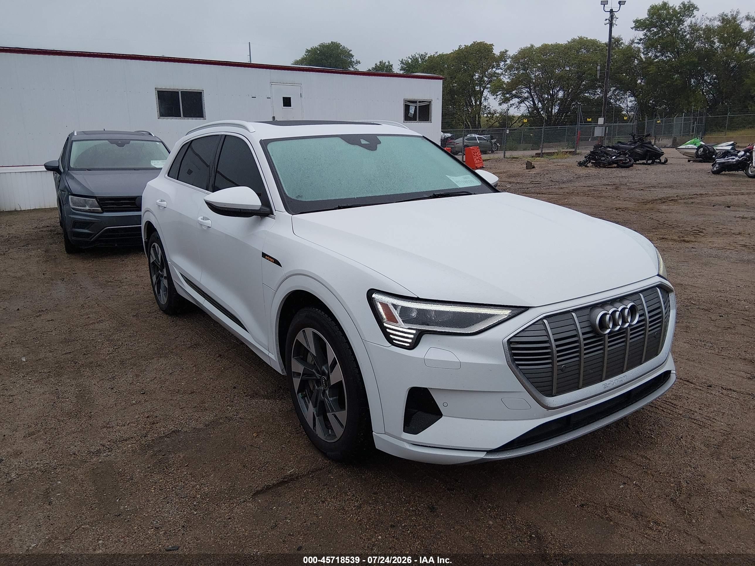 2021 Audi e-tron VIN WA1AAAGE5MB020404 — IAAI salvage auction photo