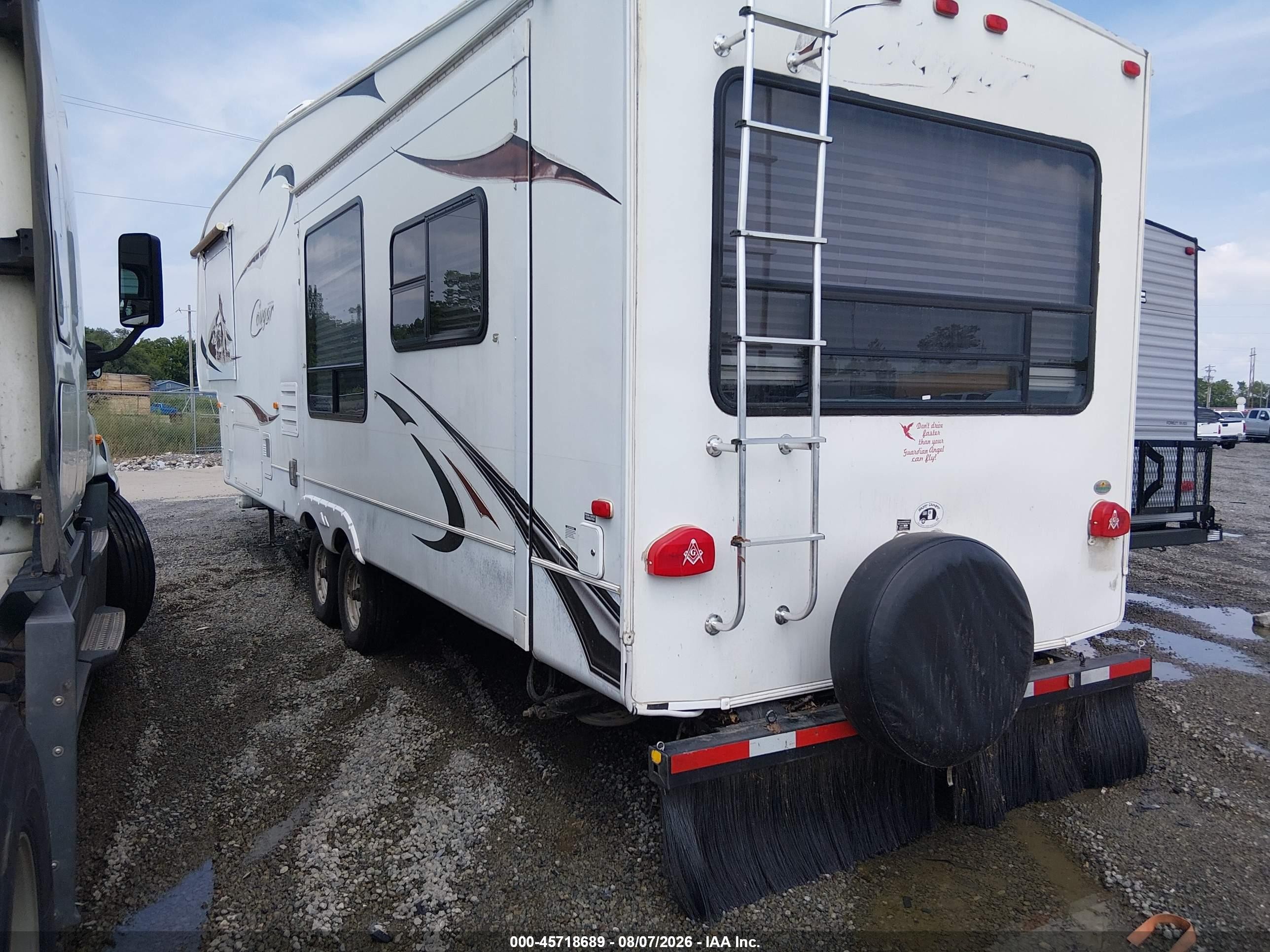 2010 Keystone Cougar VIN 4YDF31826A2501622 IAAI salvage auction — Water/Flood, Junk (Missouri), sold $1,000 on 2026-09-09 (photo 3)