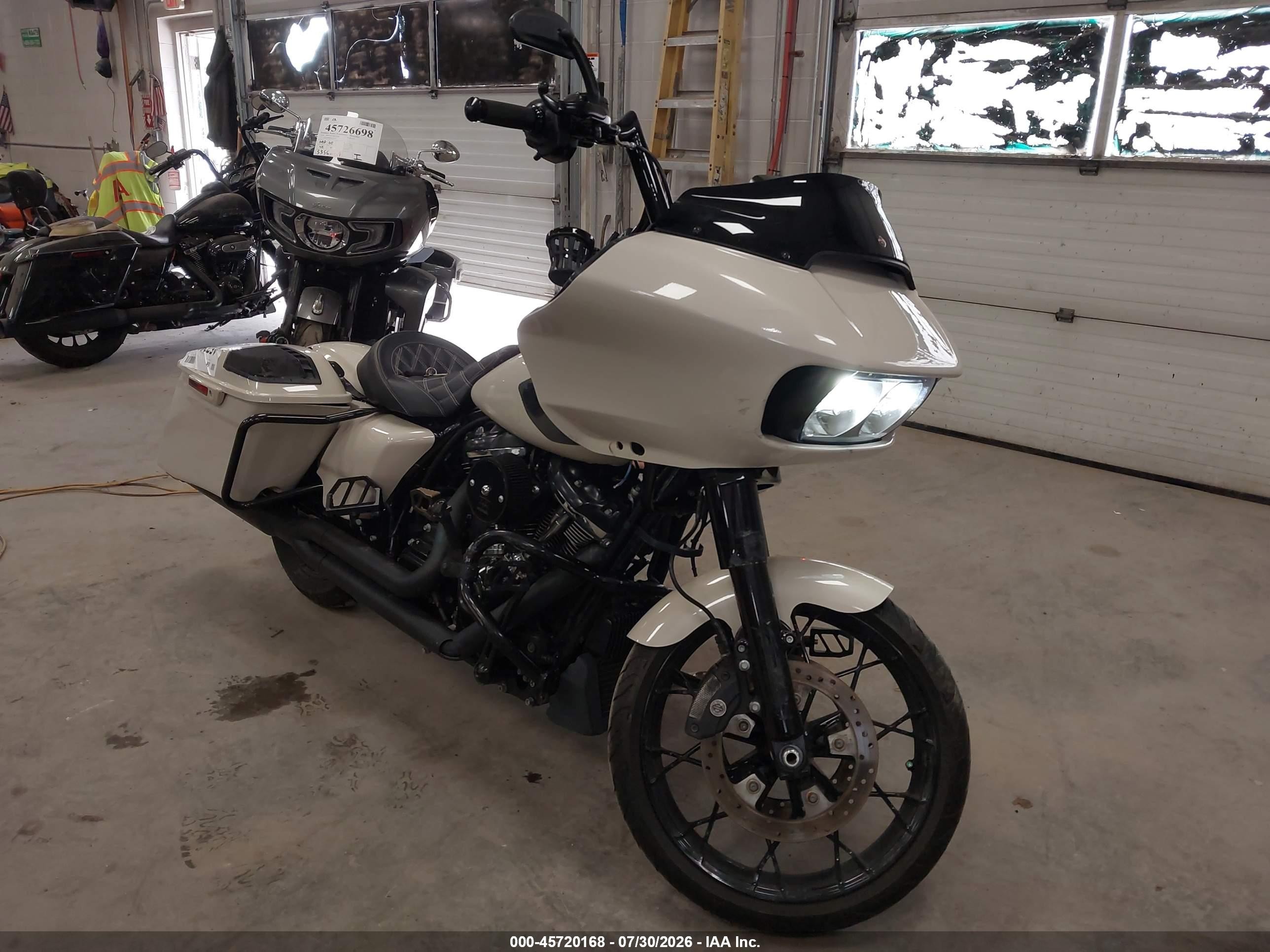 2022 Harley-Davidson FLTRXS VIN 1HD1KTP1XNB671457 — IAAI salvage auction photo
