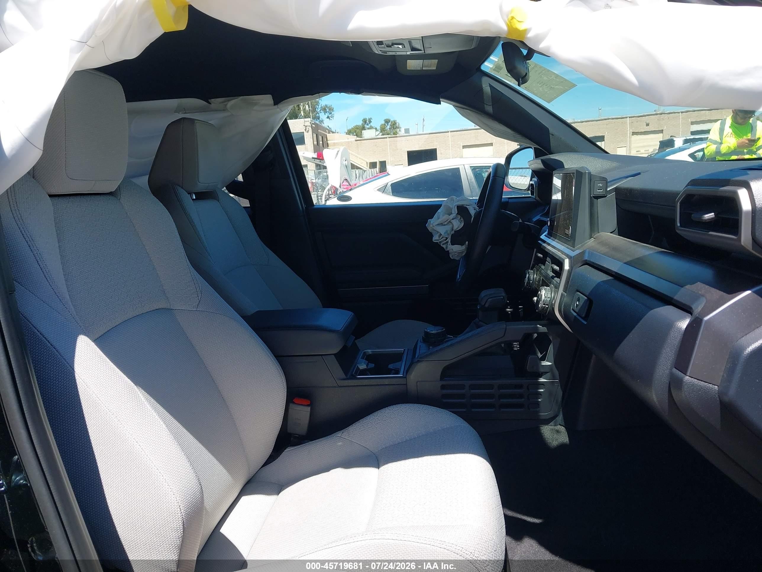 2026 Toyota 4Runner VIN JTEVA5BRXT5082866 IAAI salvage auction — Front End, Salvage (California), sold $21,600 on 2026-09-06 (photo 5)