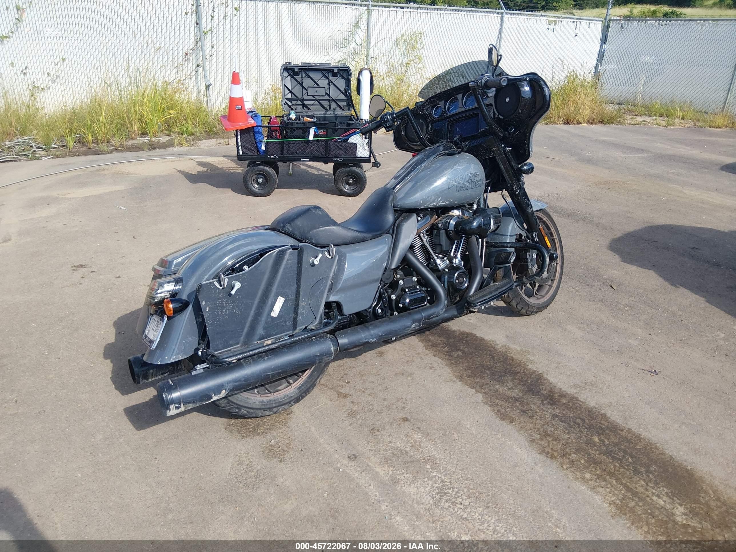 2022 Harley-davidson Street glide VIN 1HD1ABL12NB654896 IAAI salvage auction — Side, Salvage (Mississippi), sold $6,100 on 2026-09-08 (photo 4)