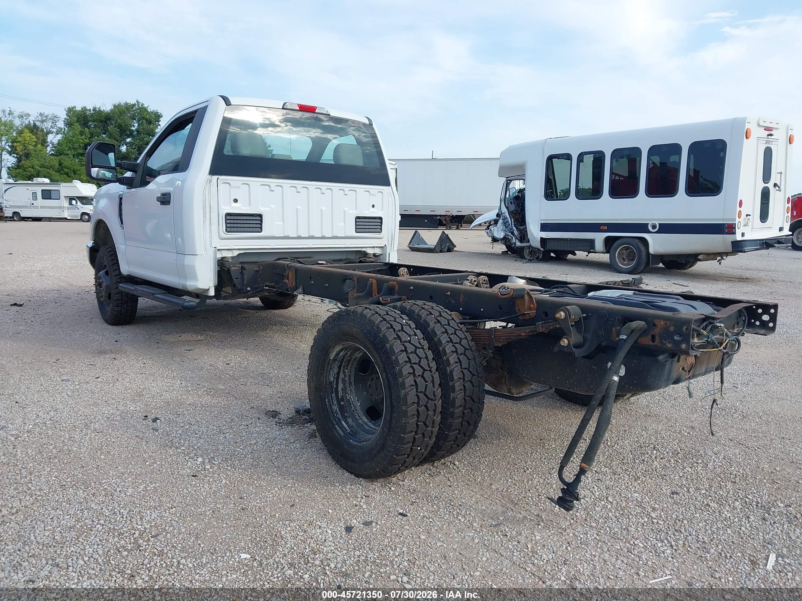 2017 Ford F350 VIN 1FDRF3H61HEE56129 IAAI salvage auction — Hail, Clear (Missouri), sold $7,000 on 2026-09-02 (photo 3)