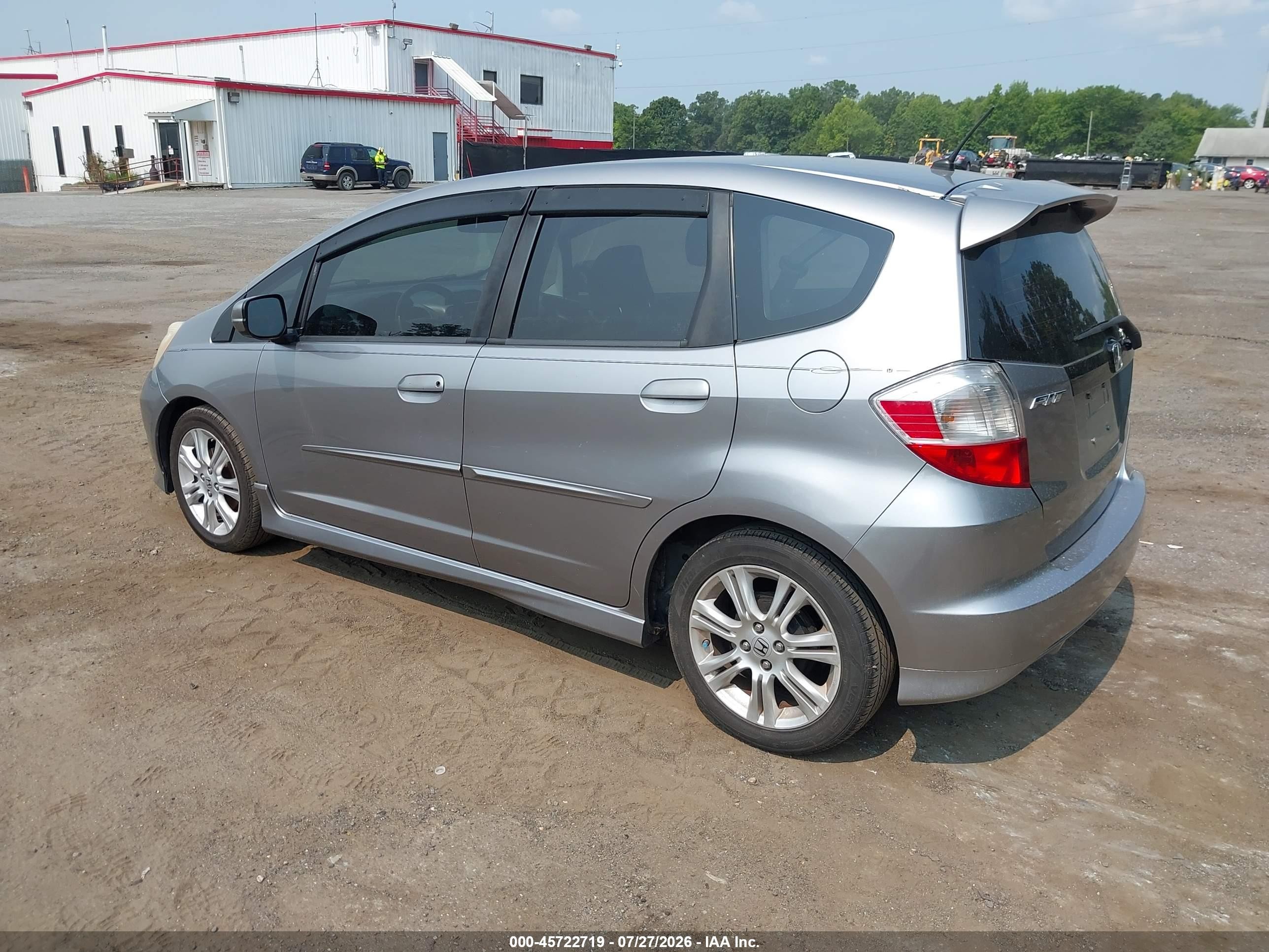 2009 Honda Fit VIN JHMGE88429S065423 IAAI salvage auction — Side, Salvage - Greater Than 75% (Maryland), sold $1,750 on 2026-10-01 (photo 3)